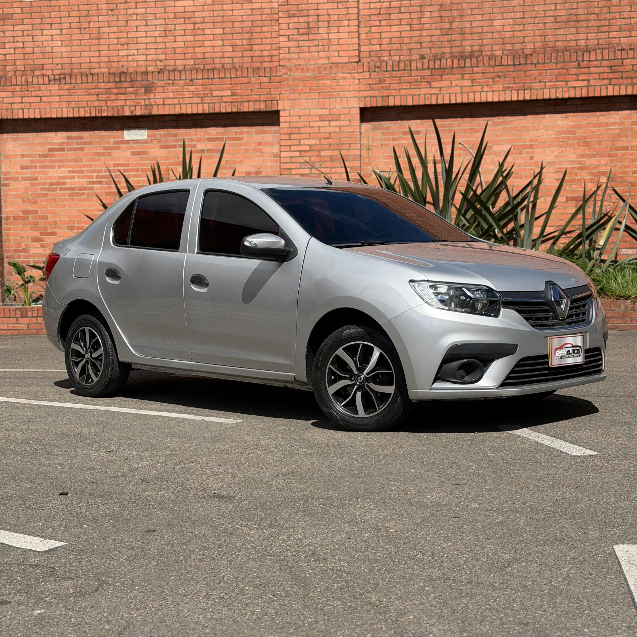 *RENAULT LOGAN LIFE MT 1600CC 8 V AA 4AB ABS 2022*