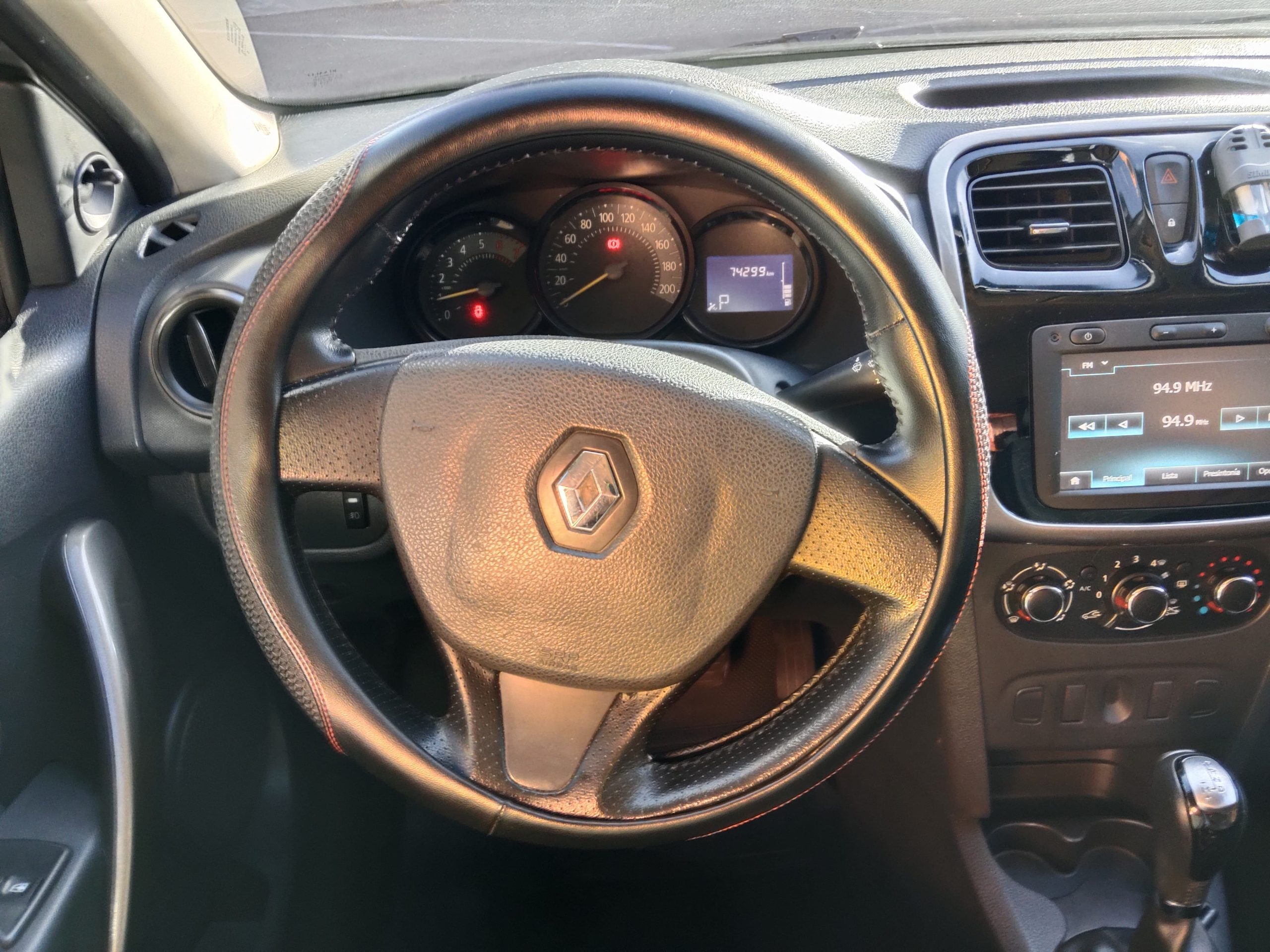 RENAULT LOGAN PRIVILIGE INTENS TP 2017