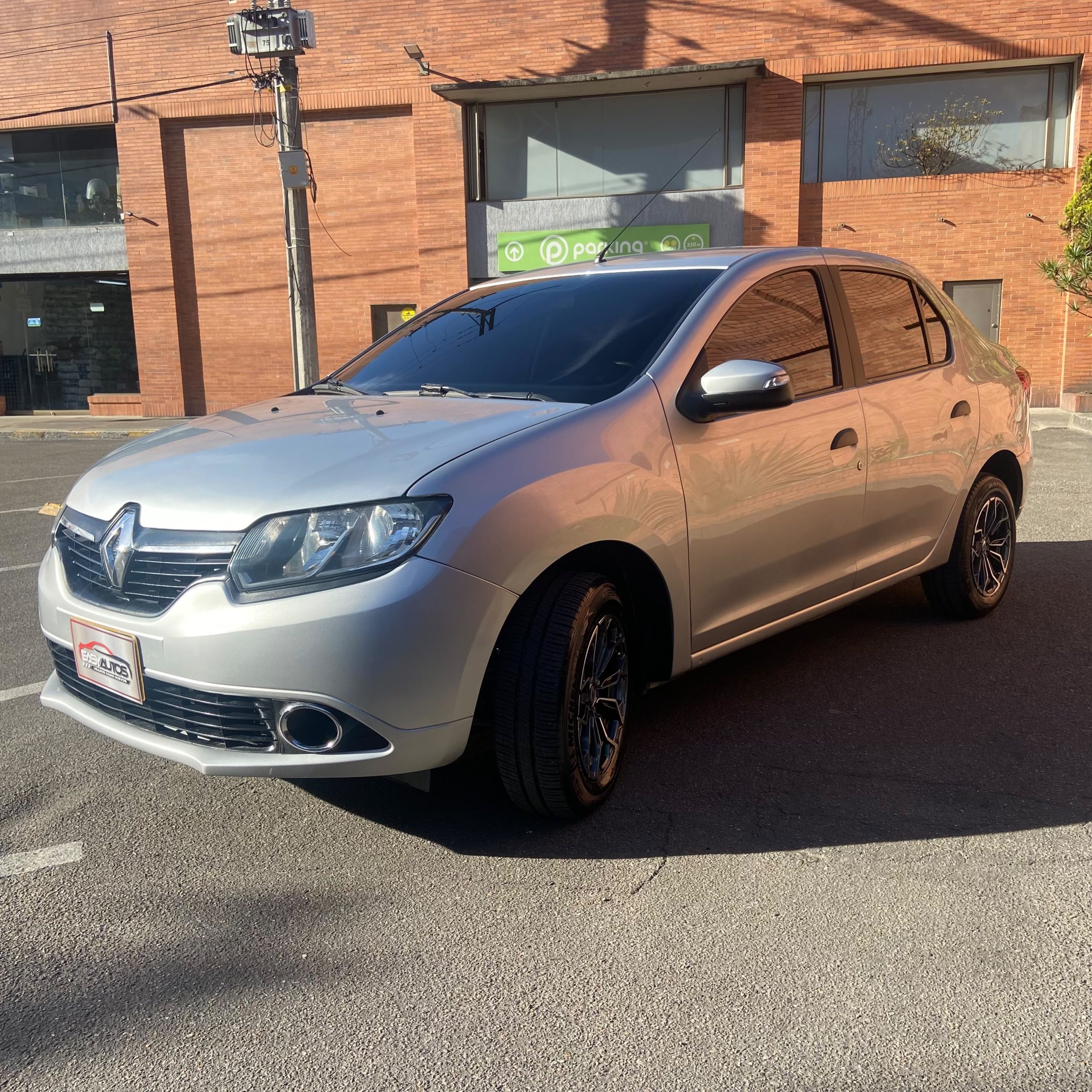 RENAULT LOGAN PRIVILIGE INTENS TP 2017