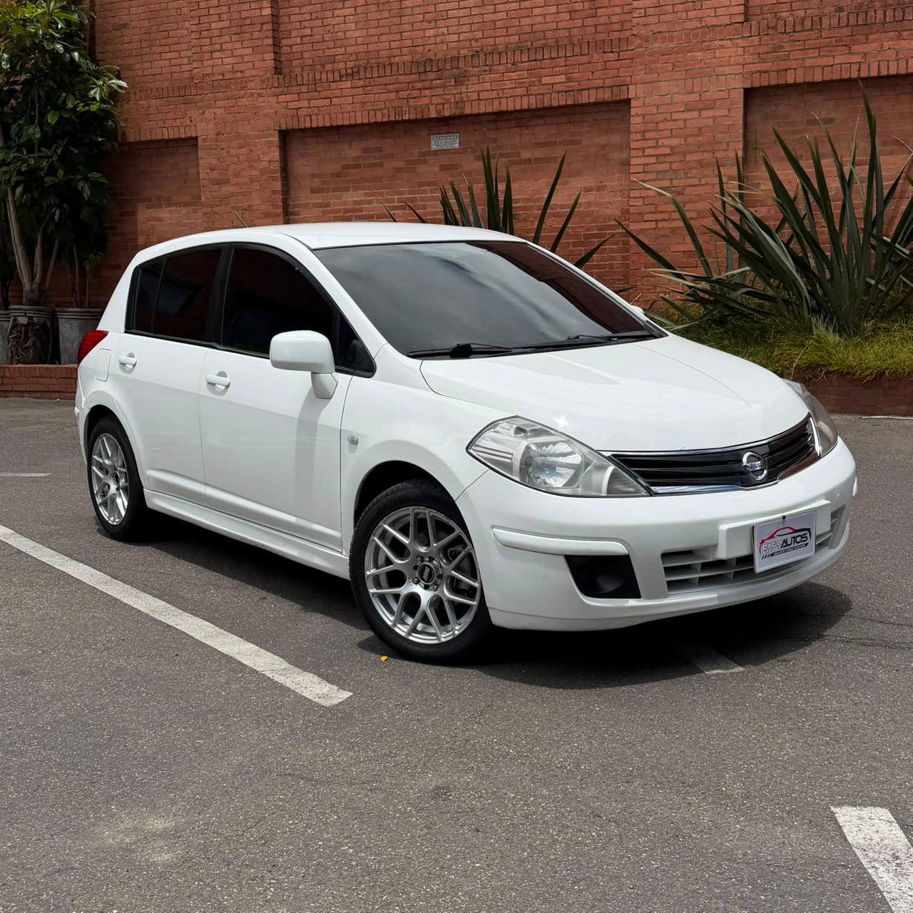 NISSAN TIIDA 1800 CC [16V] 2013