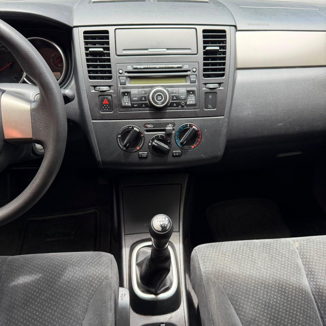 
								Nissan Tiida 1.8 2013 full									