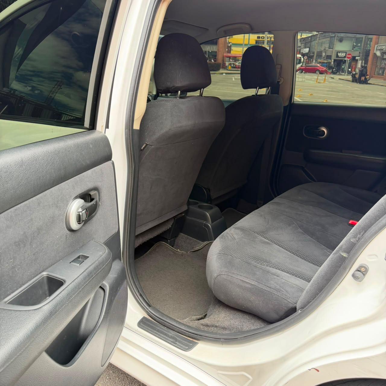 
								Nissan Tiida 1.8 2013 full									