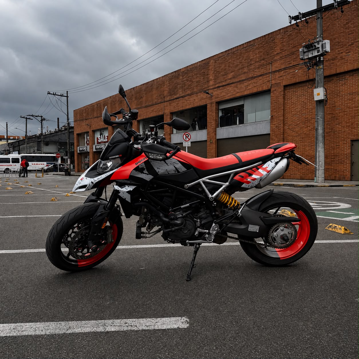 
								Ducati Hypermotard 950 RVE 2025 full									