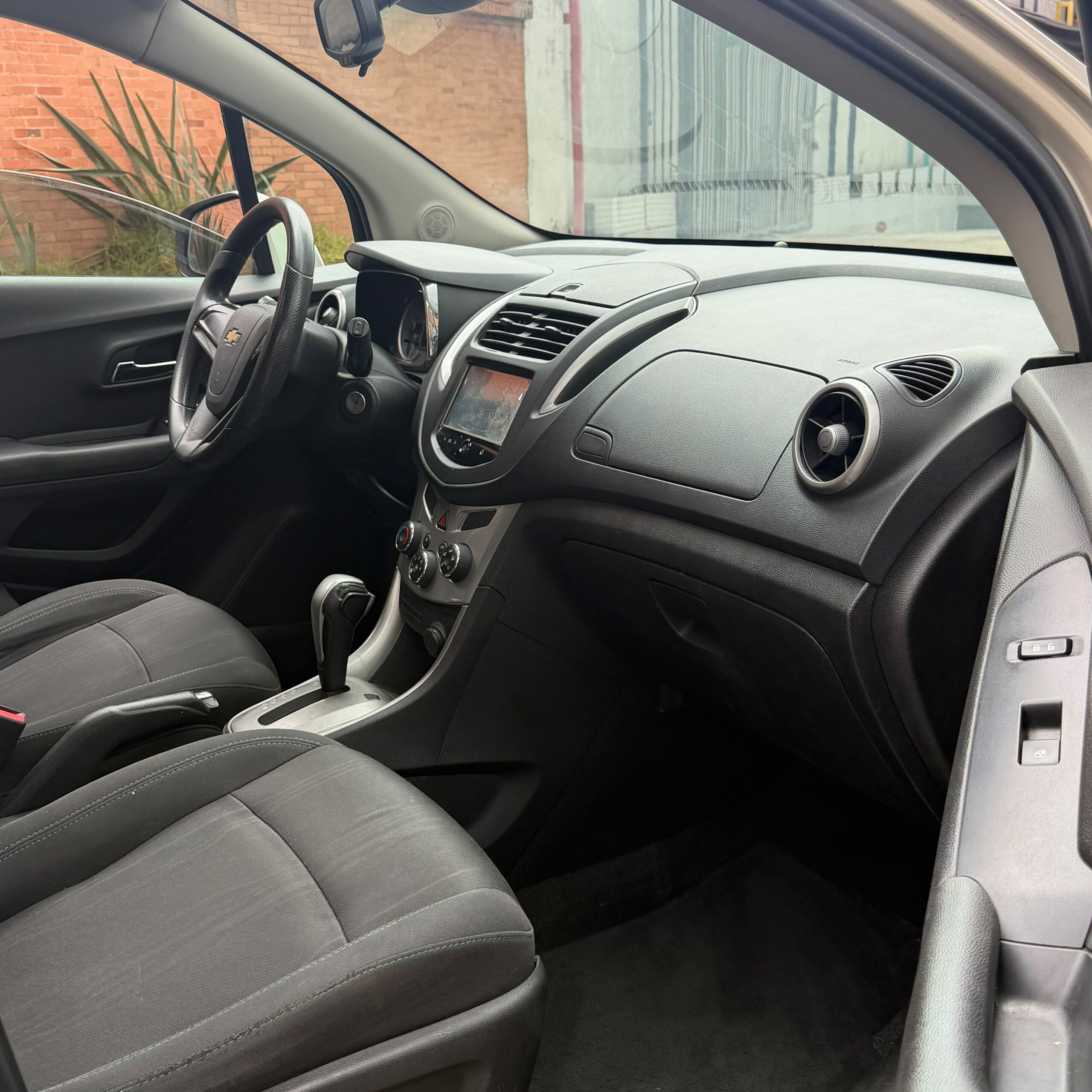 
								Chevrolet Tracker LTZ AT 1.8 2017 full									