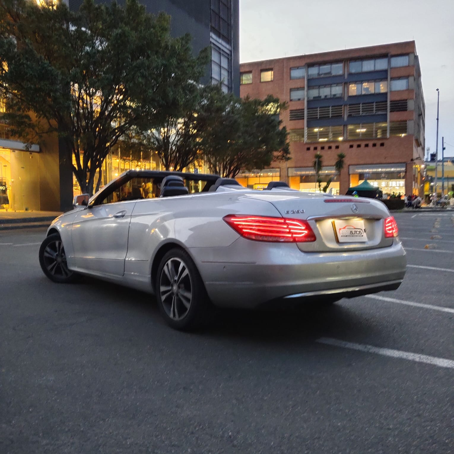 
								Mercedes-Benz E250 Cabrio AT 1.8T 2016 full									