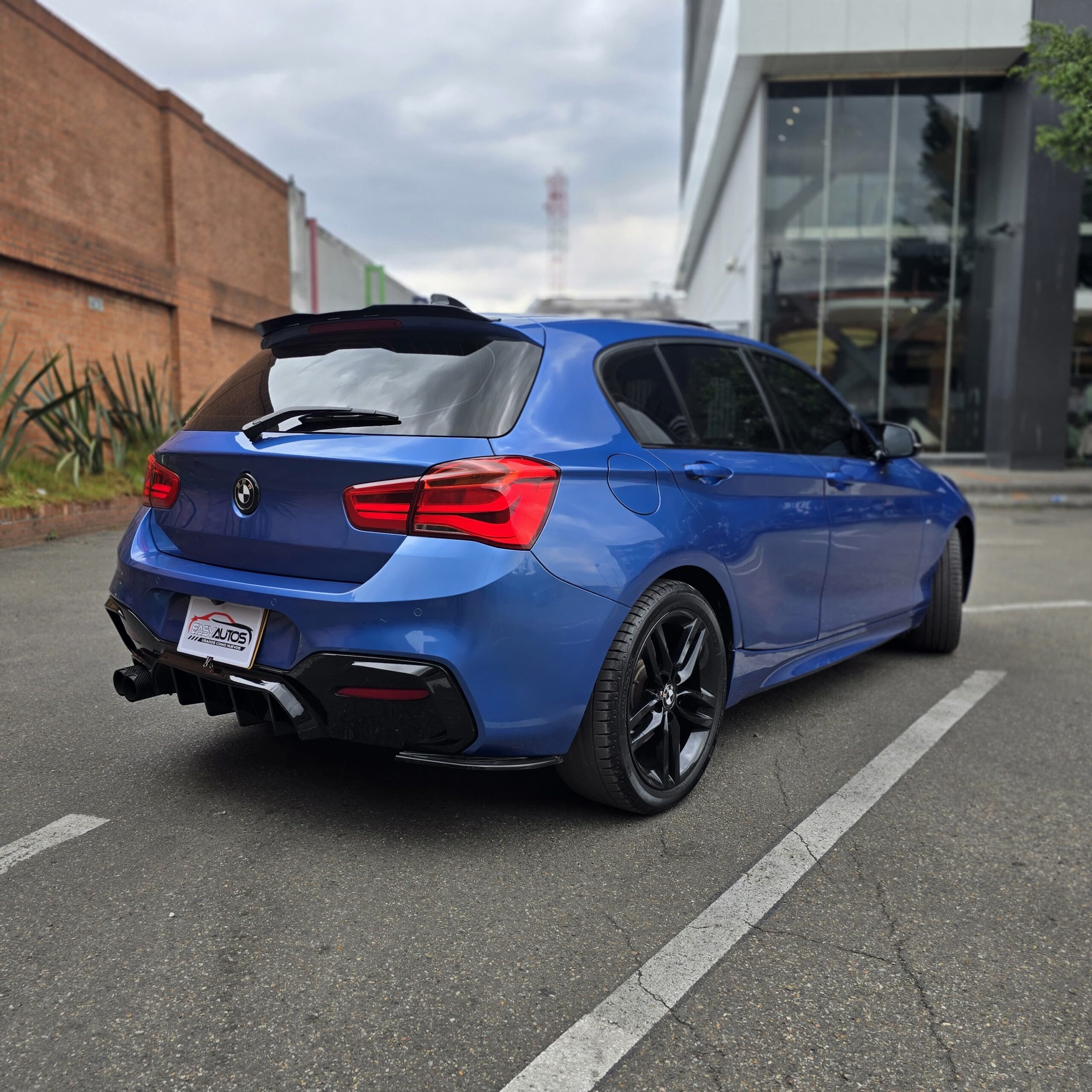 
								BMW 120I PAQUETE M 2.000CC MOD 2019 full									