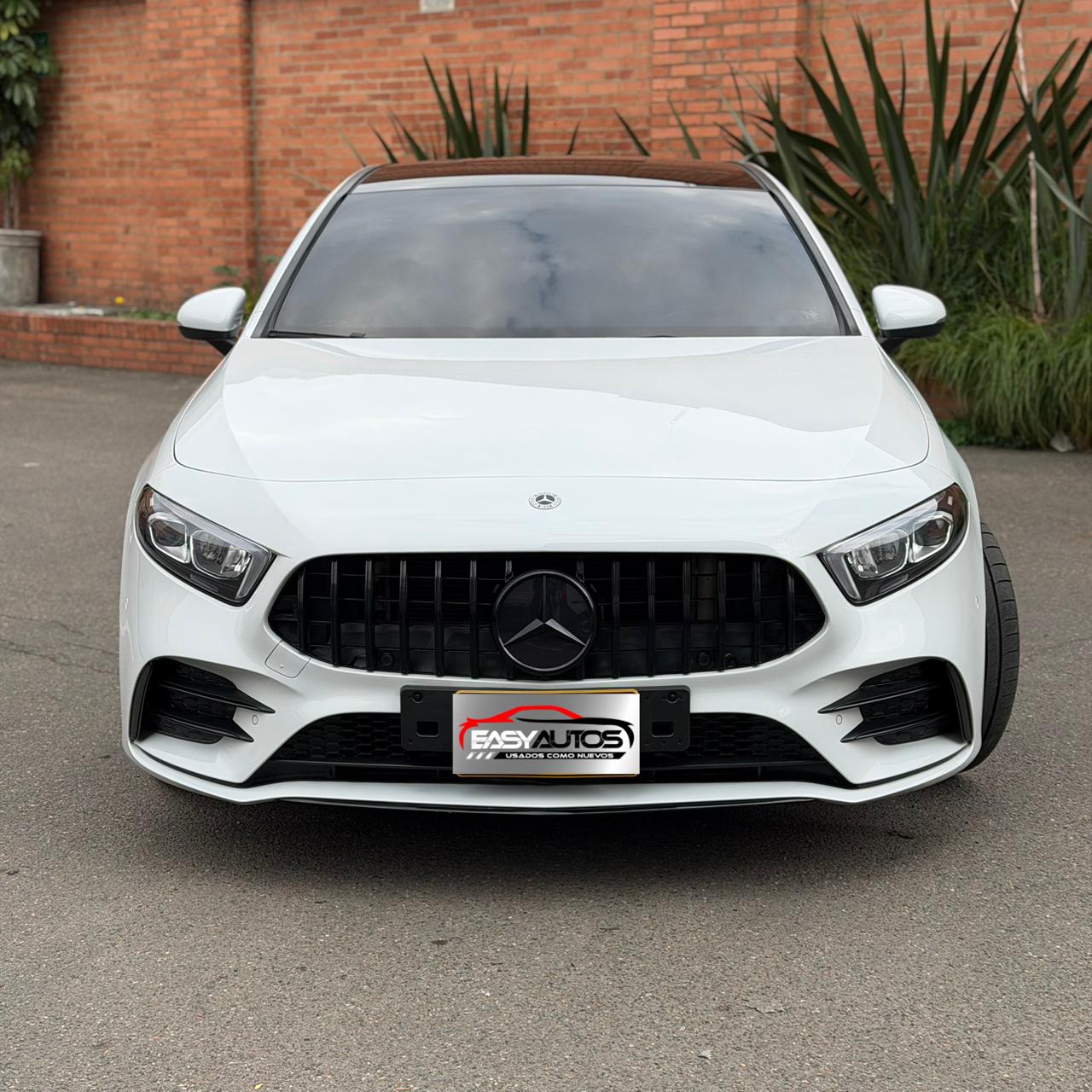 
								Mercedes-Benz A35 AMG 4MATIC 2022 full									