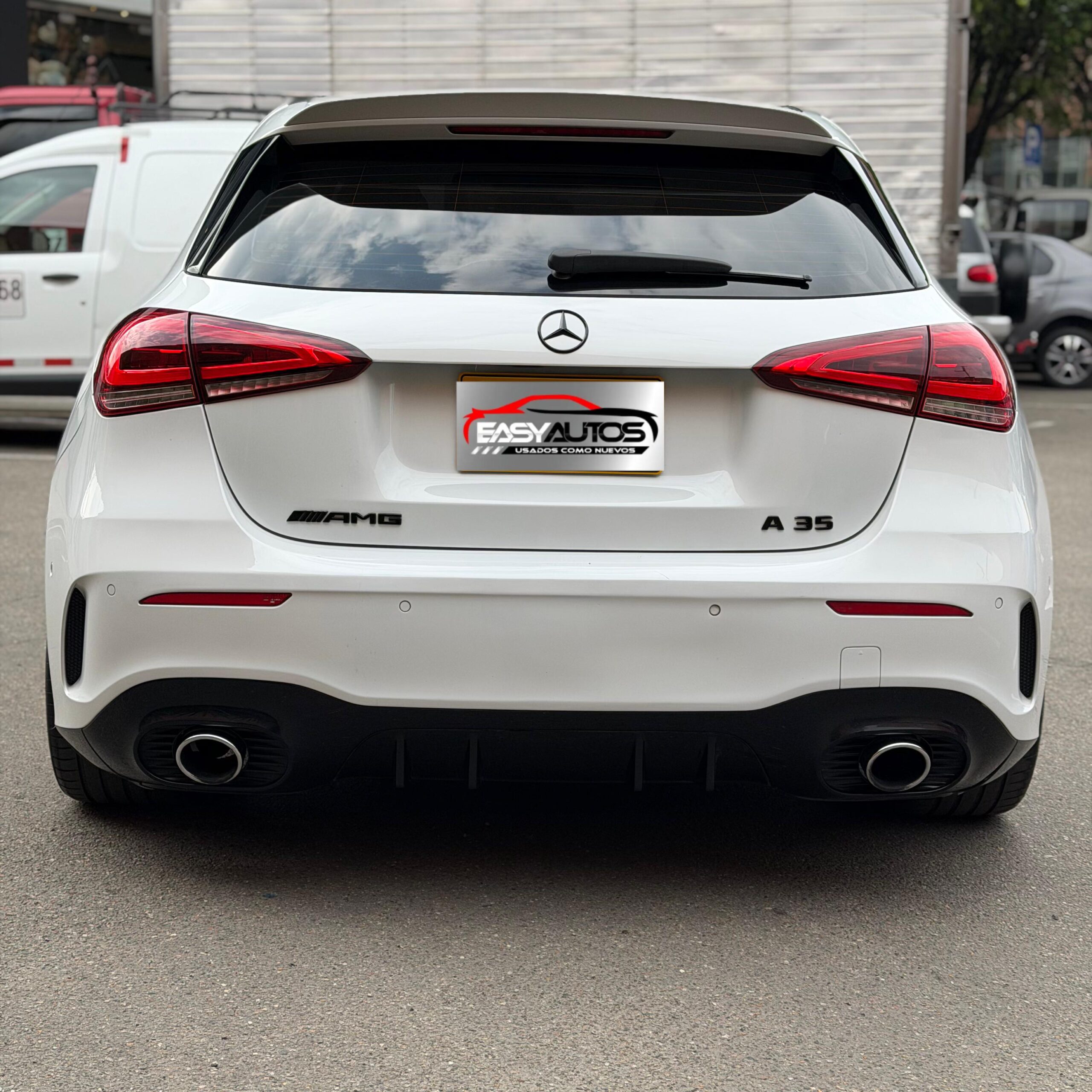 
								Mercedes-Benz A35 AMG 4MATIC 2022 full									