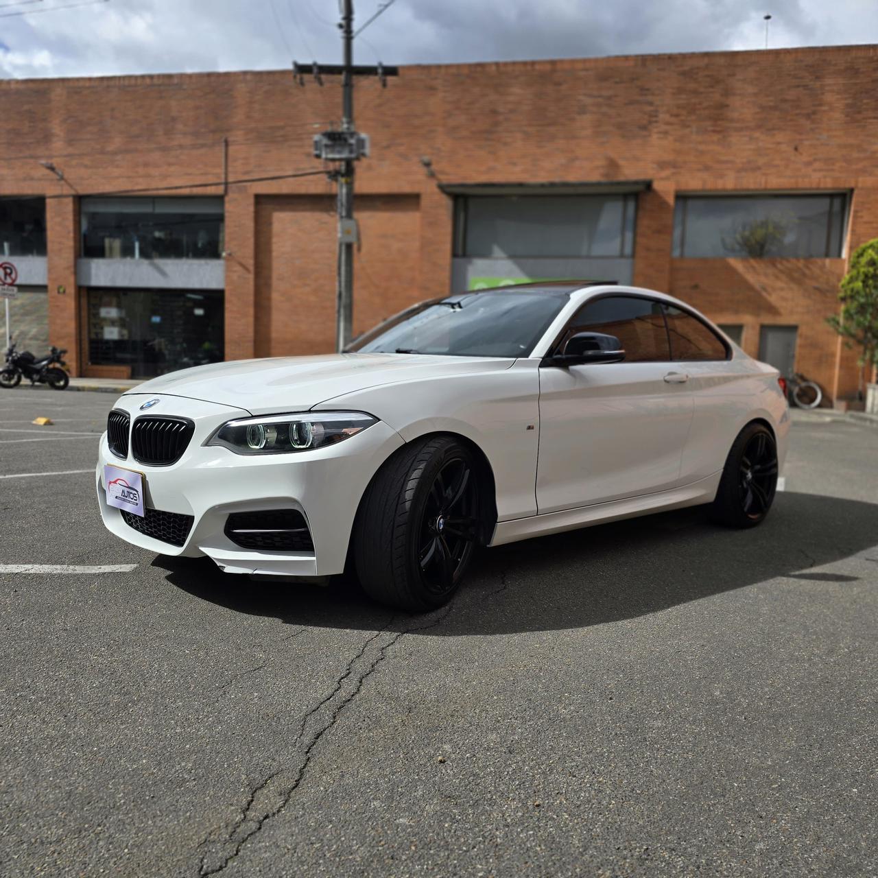 
								BMW M240i Coupé 2018 full									