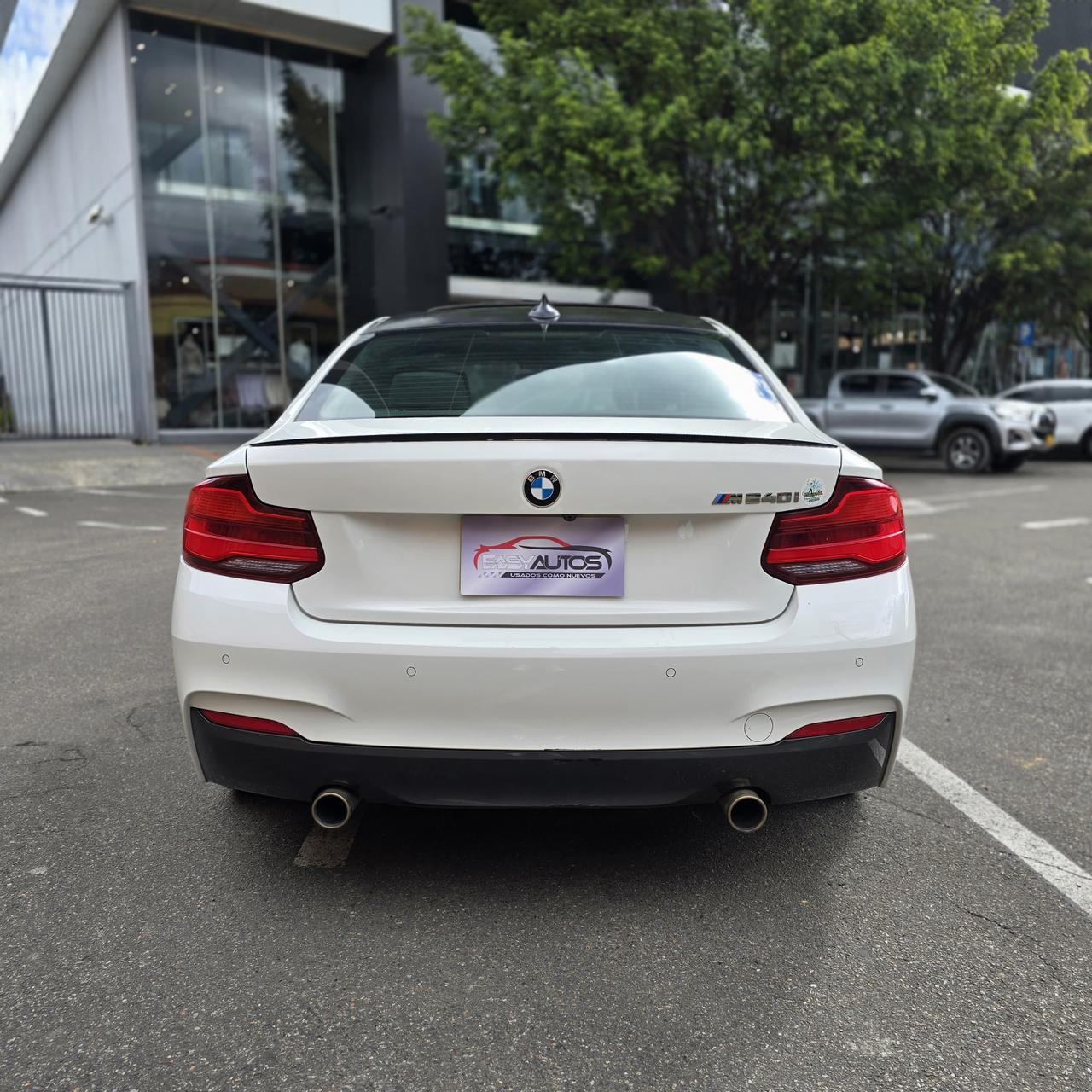 
								BMW M240i Coupé 2018 full									
