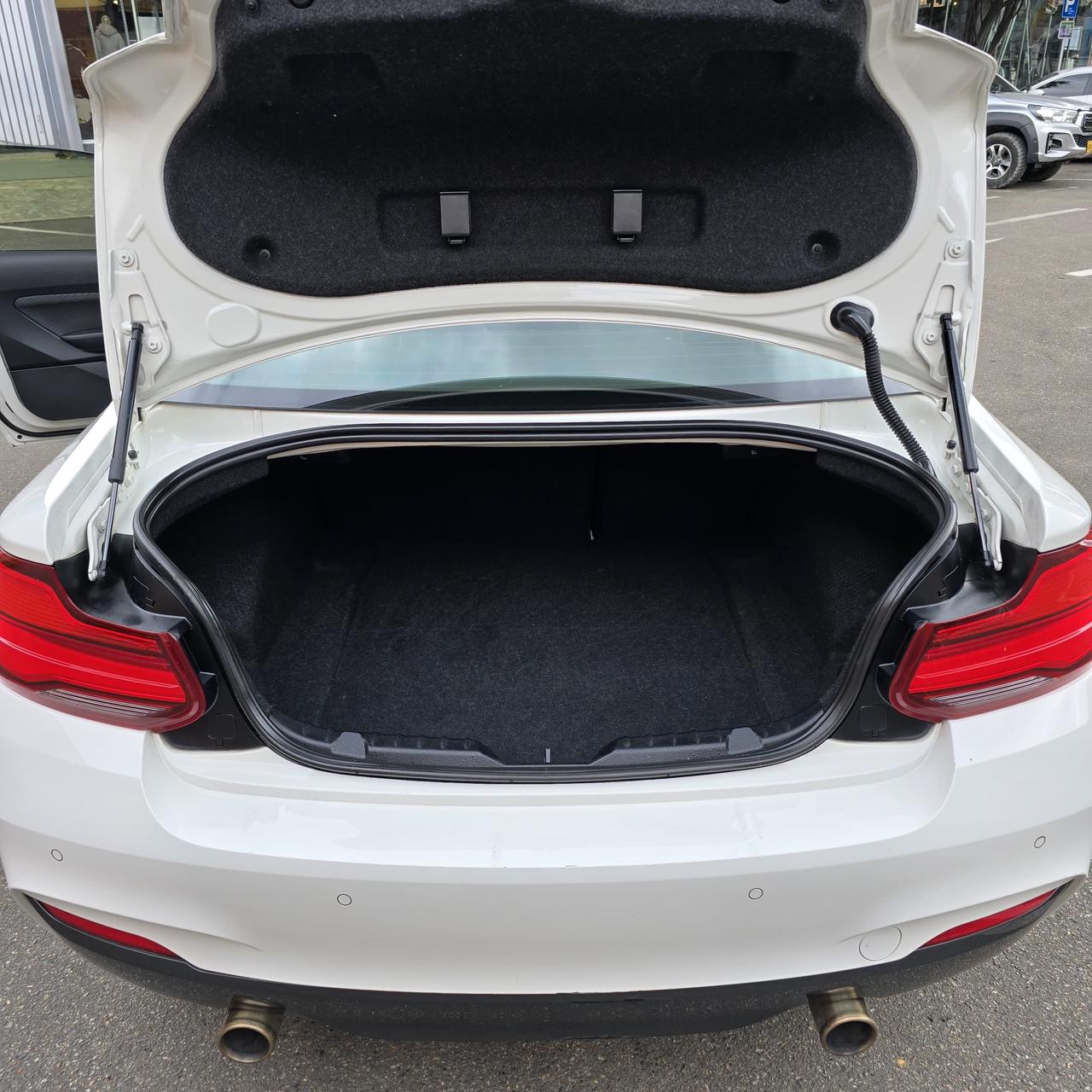 
								BMW M240i Coupé 2018 full									