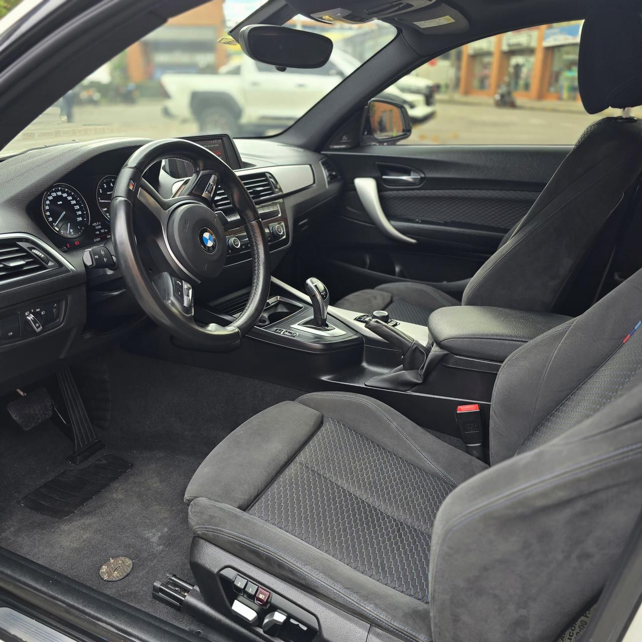 
								BMW M240i Coupé 2018 full									