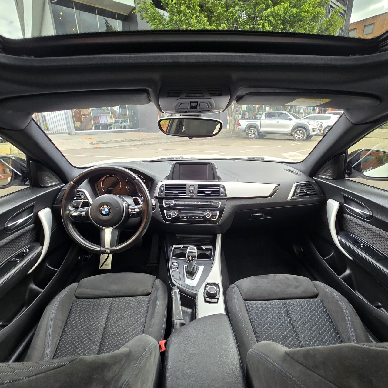 
								BMW M240i Coupé 2018 full									