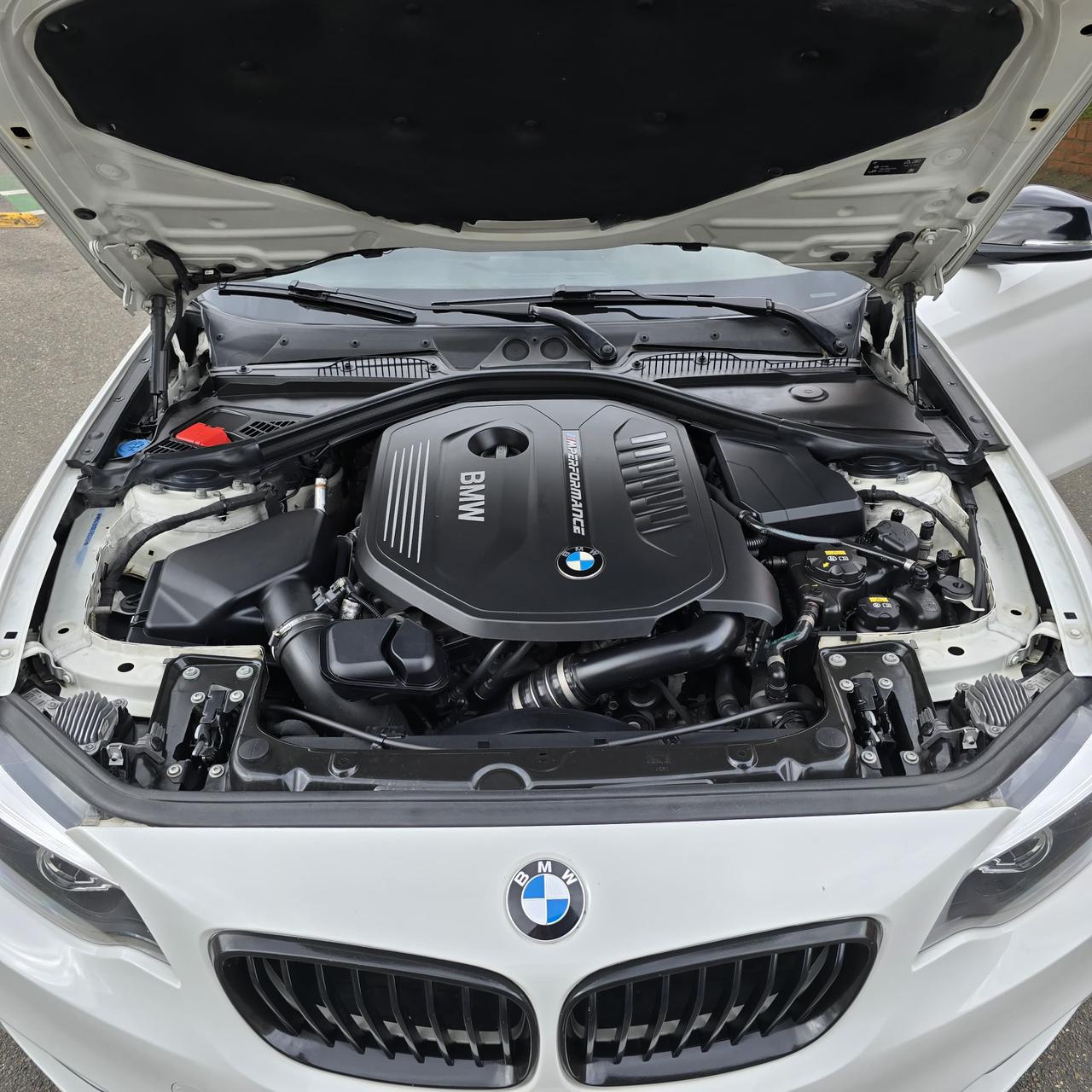
								BMW M240i Coupé 2018 full									