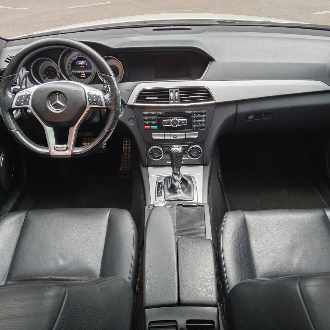 
								Mercedes-Benz C250 CGI BlueEfficiency 2013 full									
