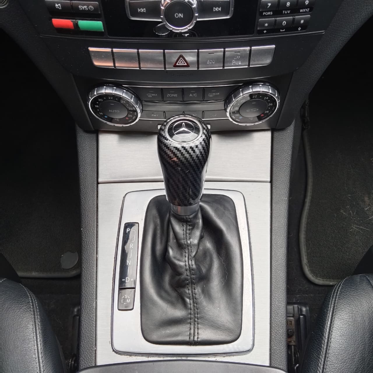 
								Mercedes-Benz C250 CGI BlueEfficiency 2013 full									