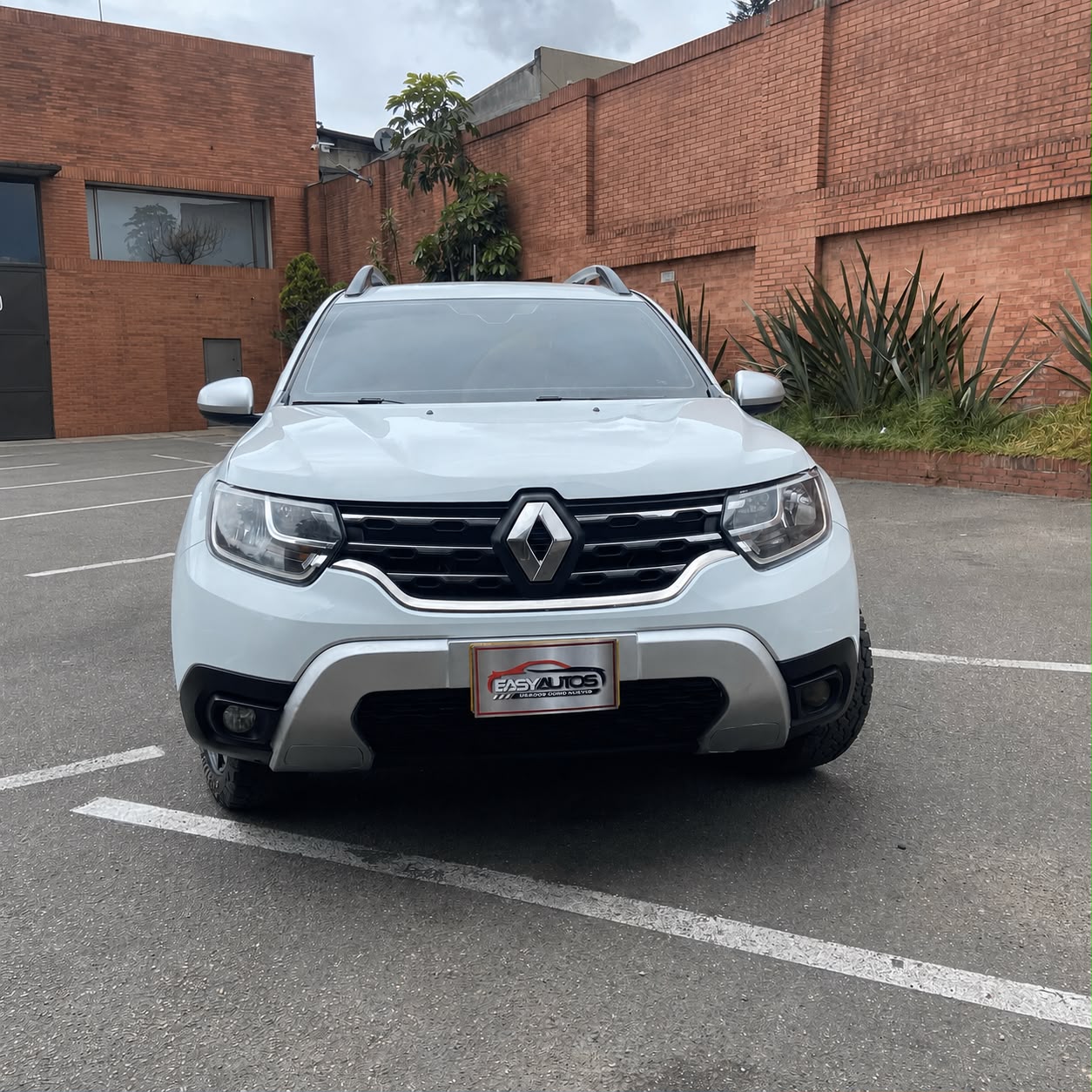 
								Renault Duster Iconic MT 1.3T 4×4 2024 full									