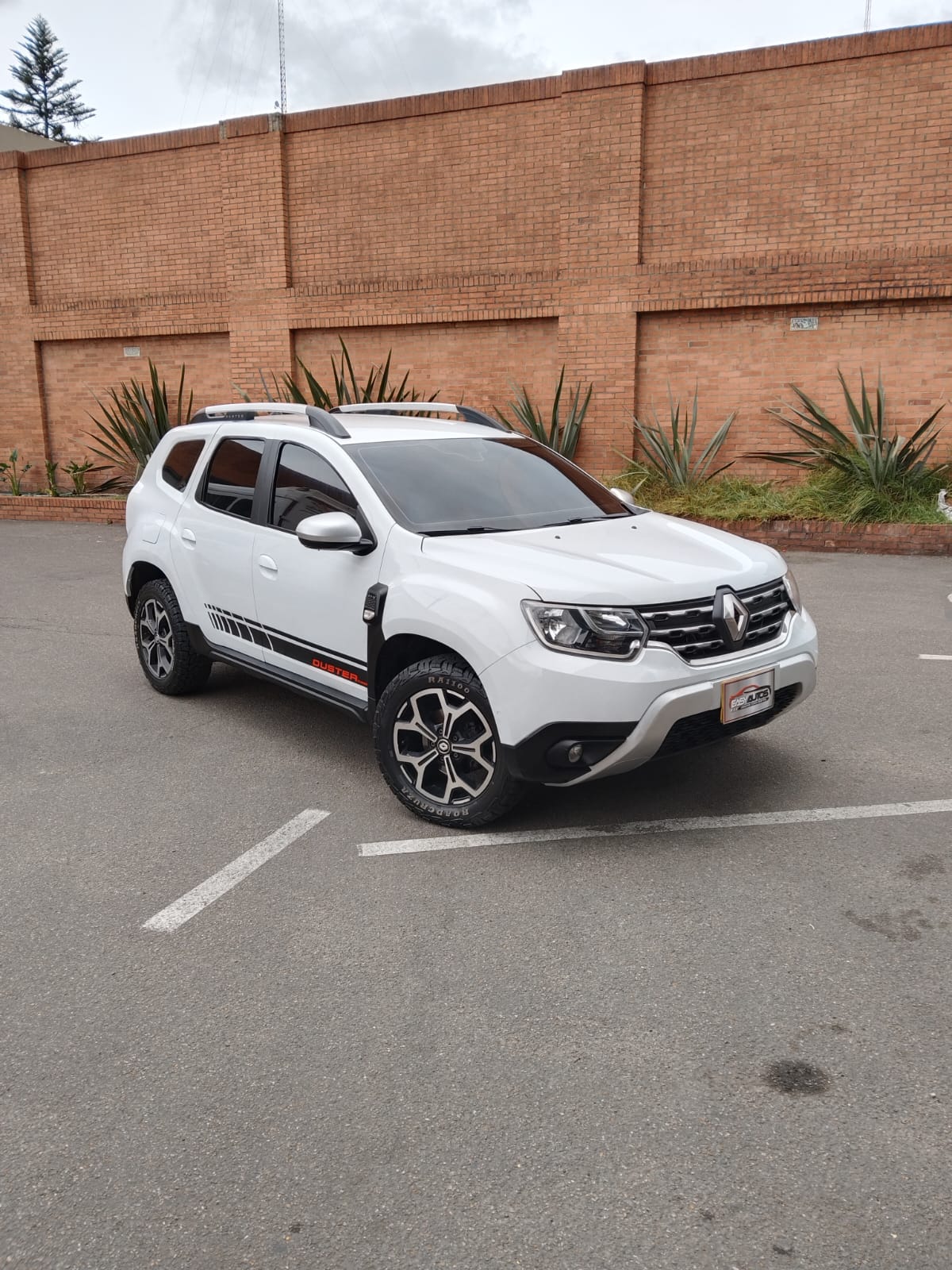 
								Renault Duster Iconic MT 1.3T 4×4 2024 full									