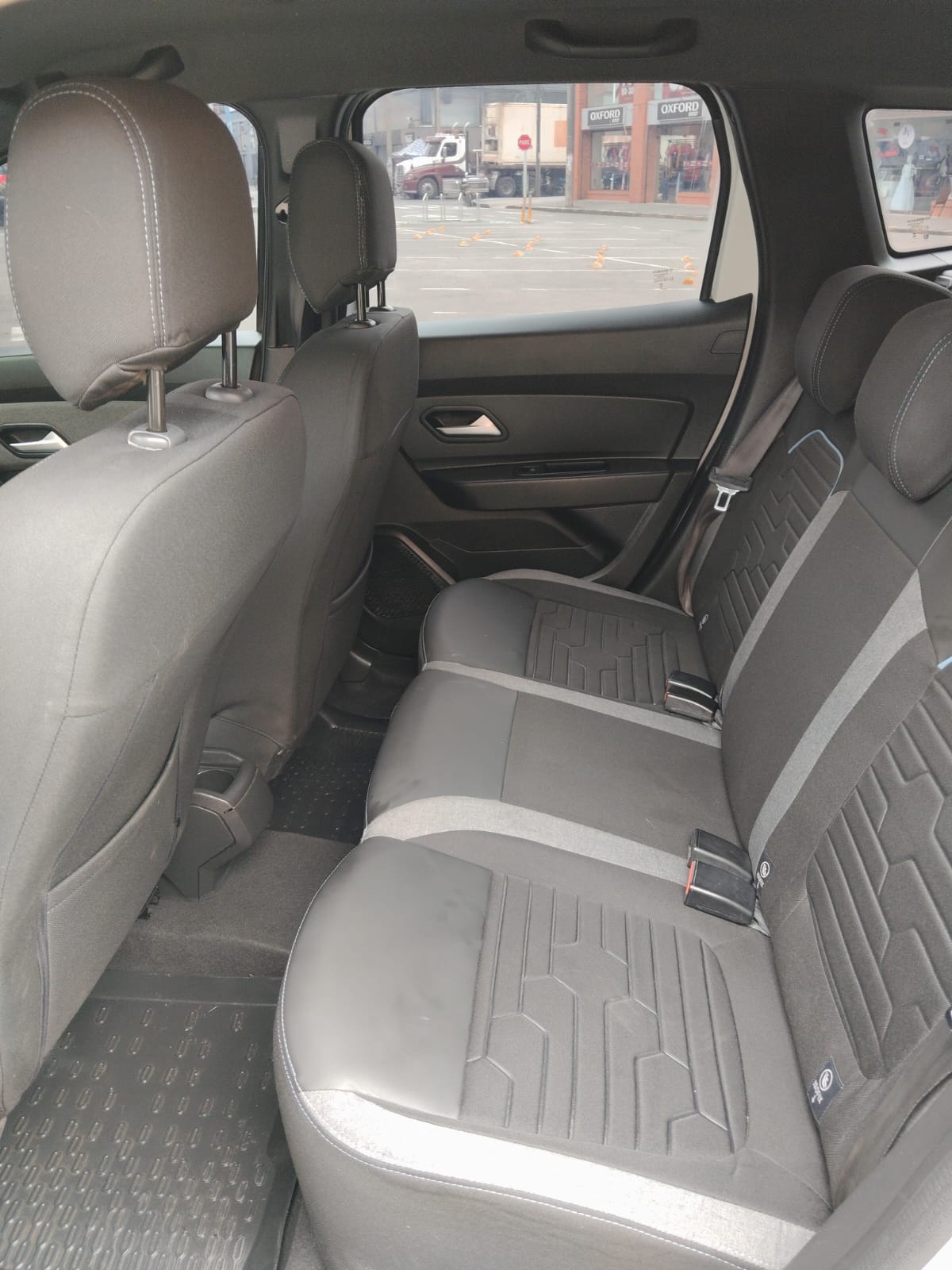 
								Renault Duster Iconic MT 1.3T 4×4 2024 full									