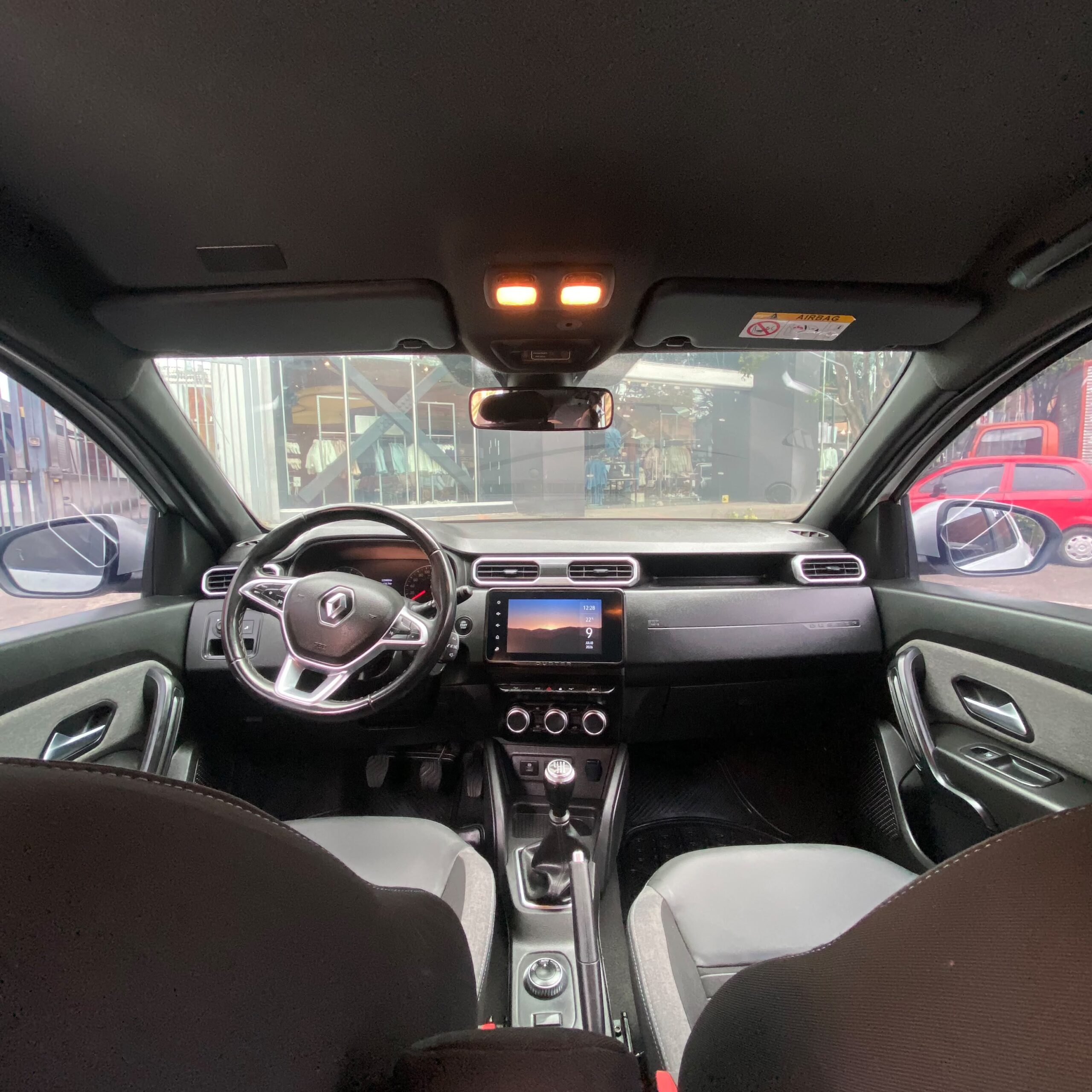 
								Renault Duster Iconic MT 1.3T 4×4 2024 full									