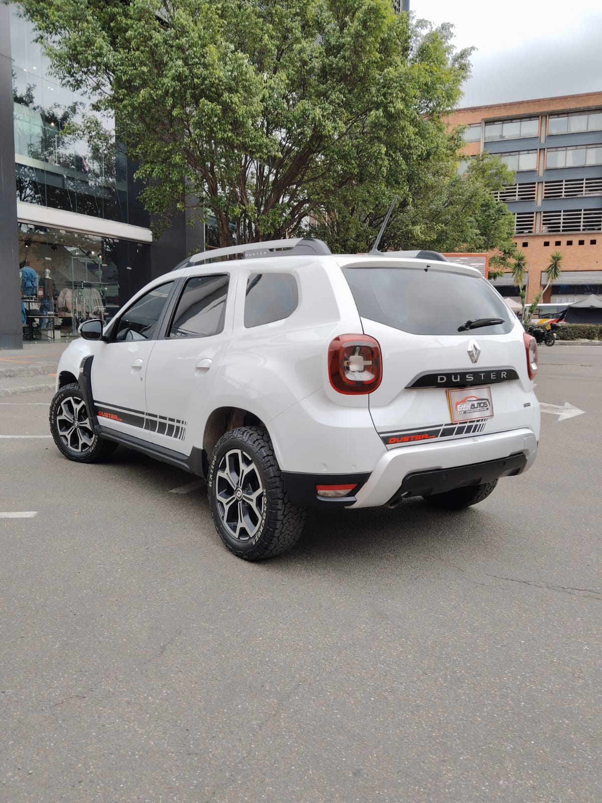 
								Renault Duster Iconic MT 1.3T 4×4 2024 full									