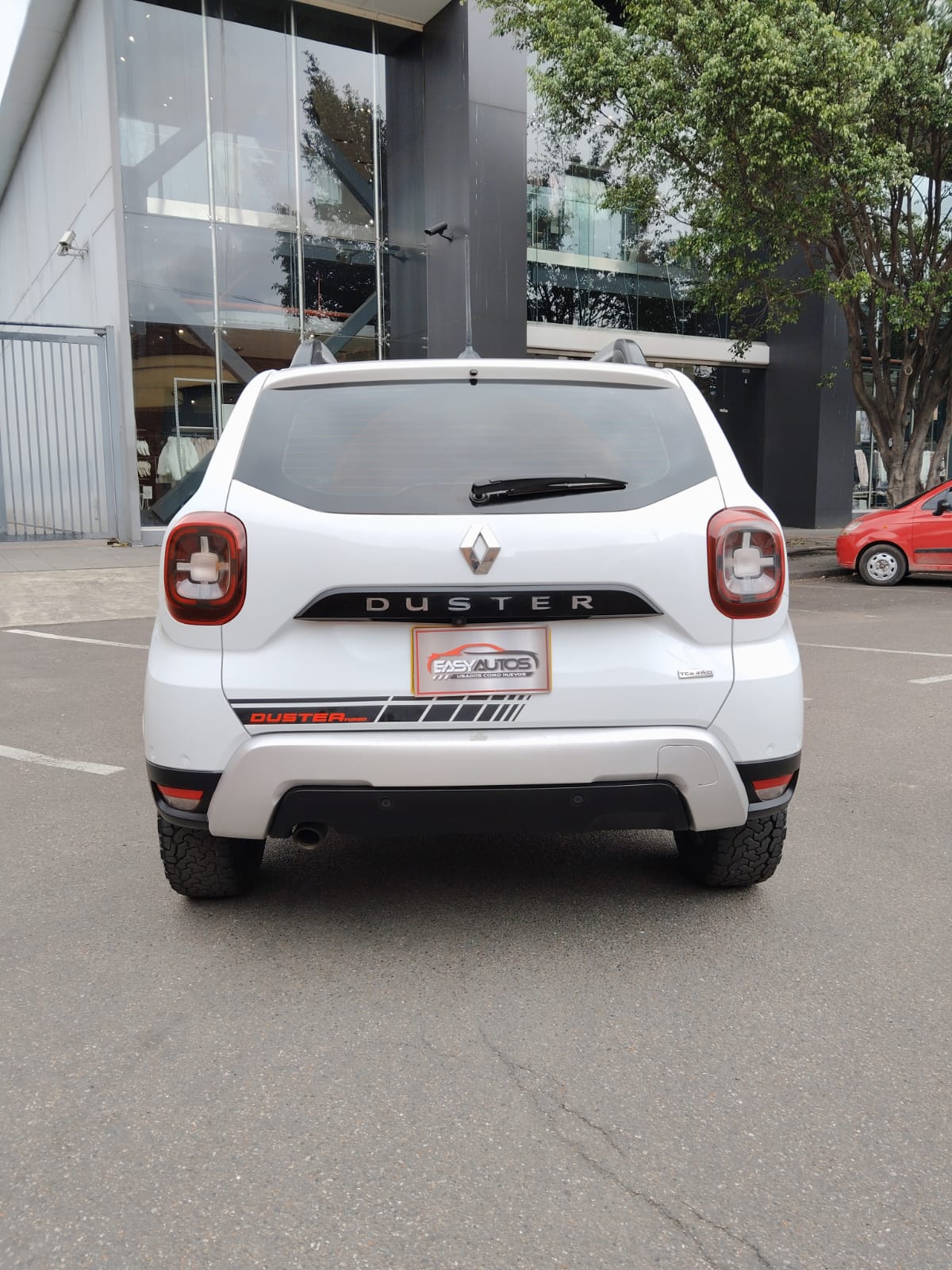 
								Renault Duster Iconic MT 1.3T 4×4 2024 full									