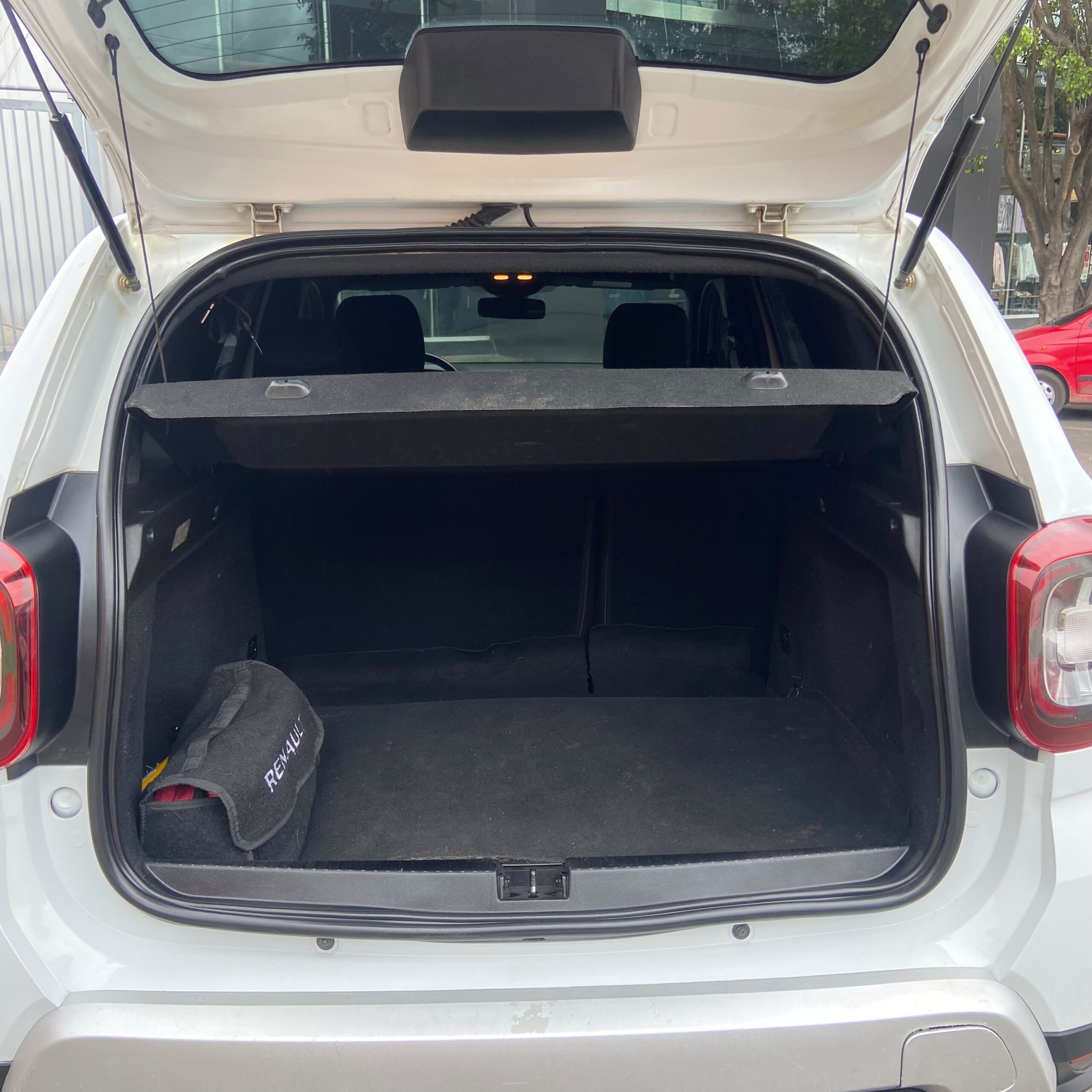 
								Renault Duster Iconic MT 1.3T 4×4 2024 full									