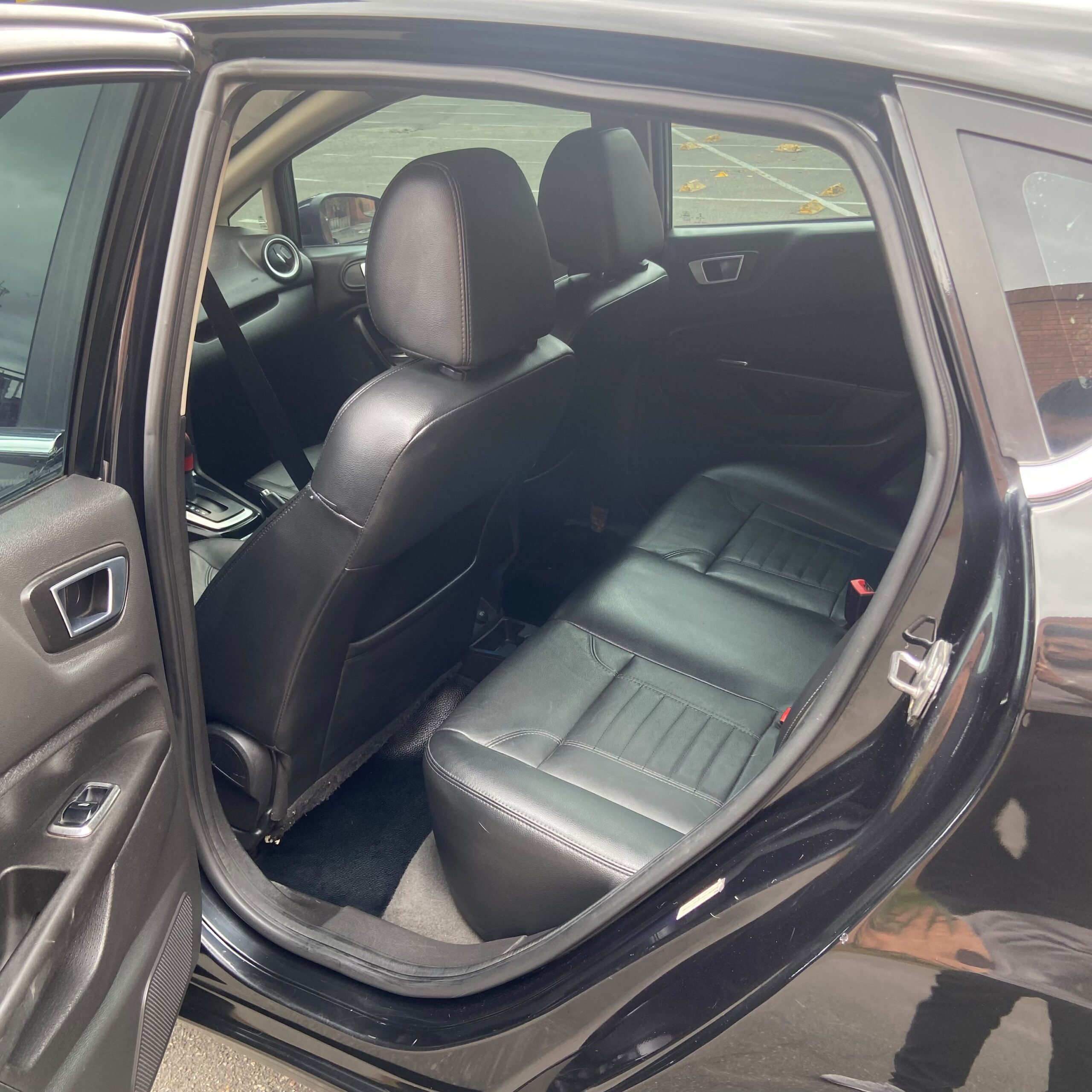 
								Ford Fiesta Hatchback Titanium AT 1.6 2015 full									