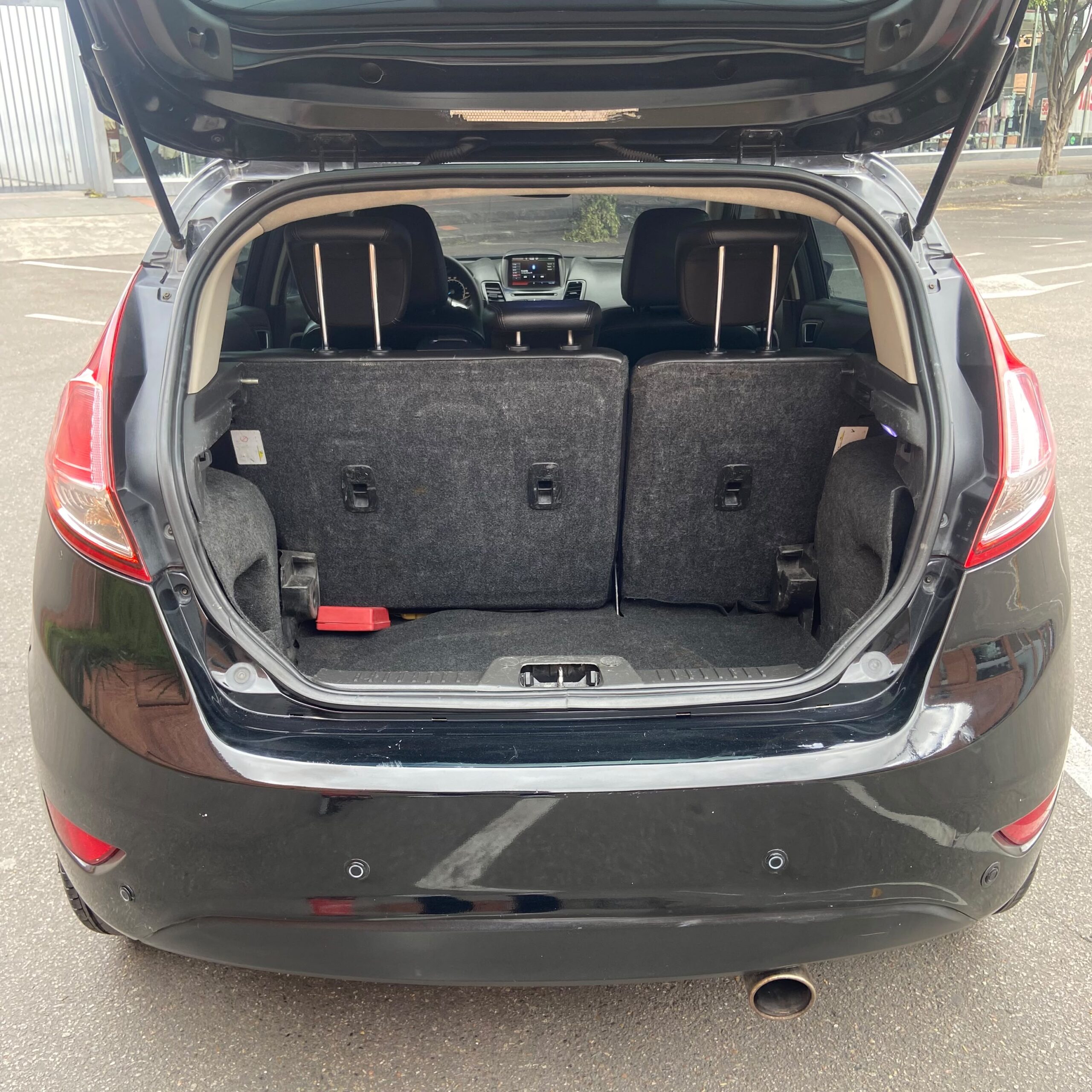 
								Ford Fiesta Hatchback Titanium AT 1.6 2015 full									