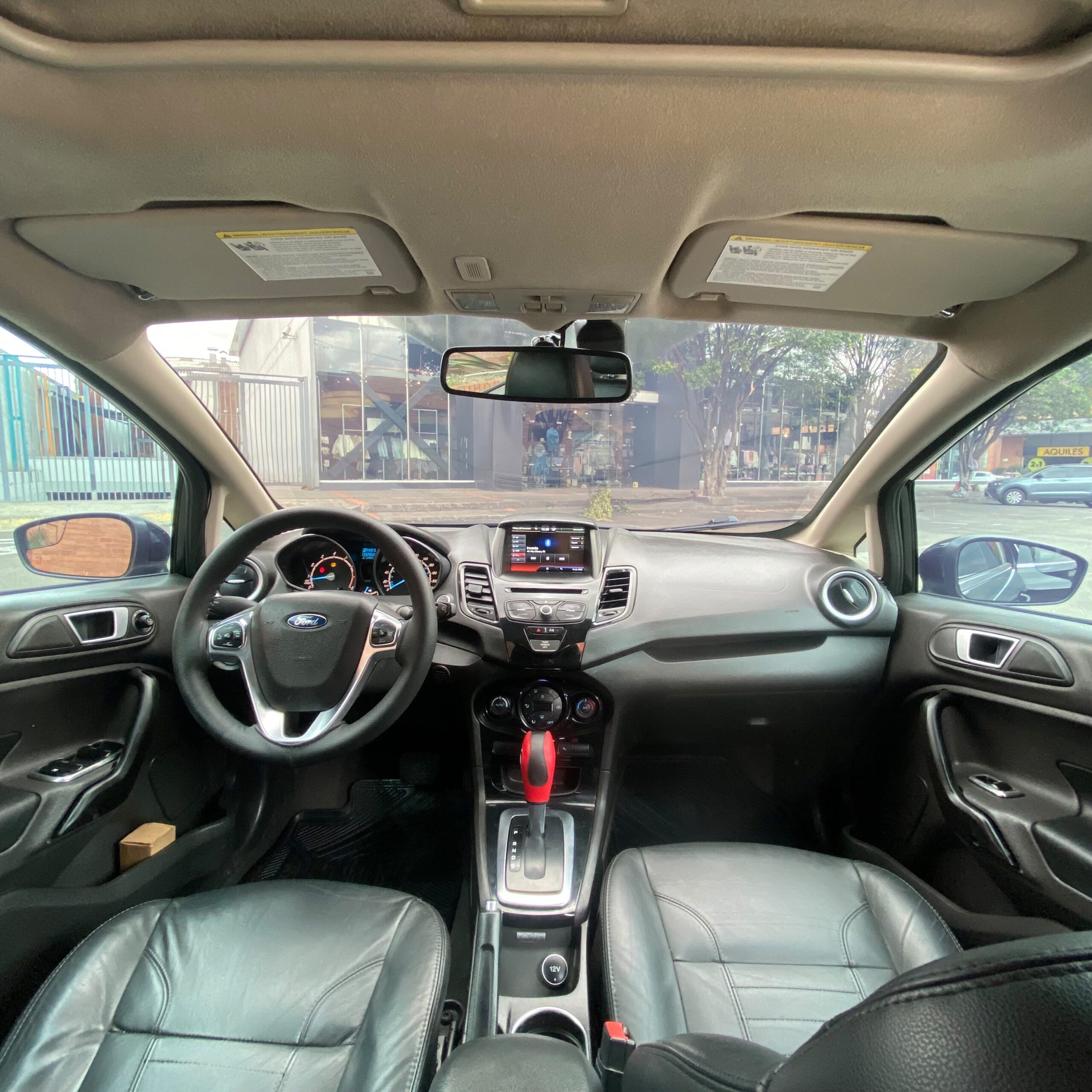 
								Ford Fiesta Hatchback Titanium AT 1.6 2015 full									