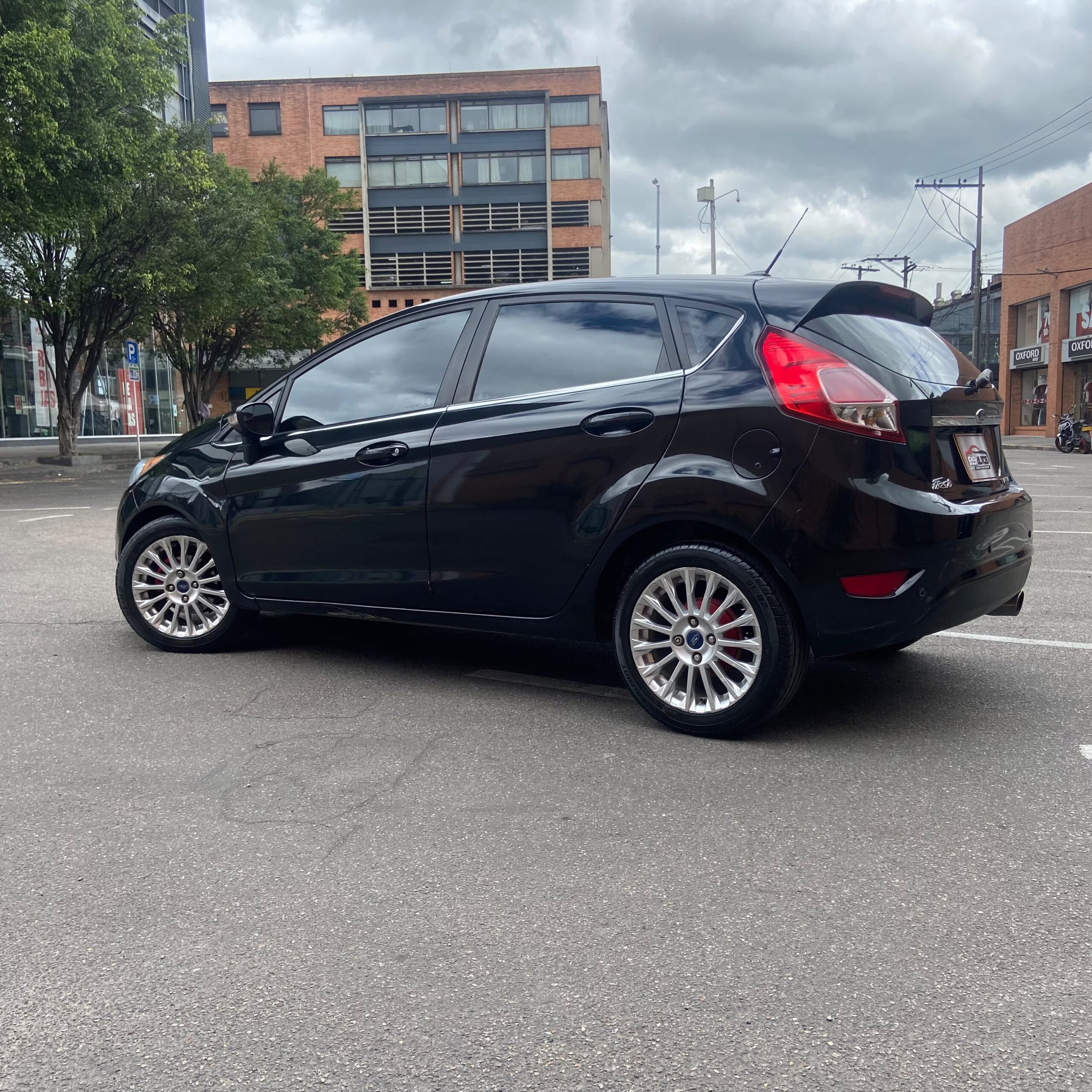 
								Ford Fiesta Hatchback Titanium AT 1.6 2015 full									