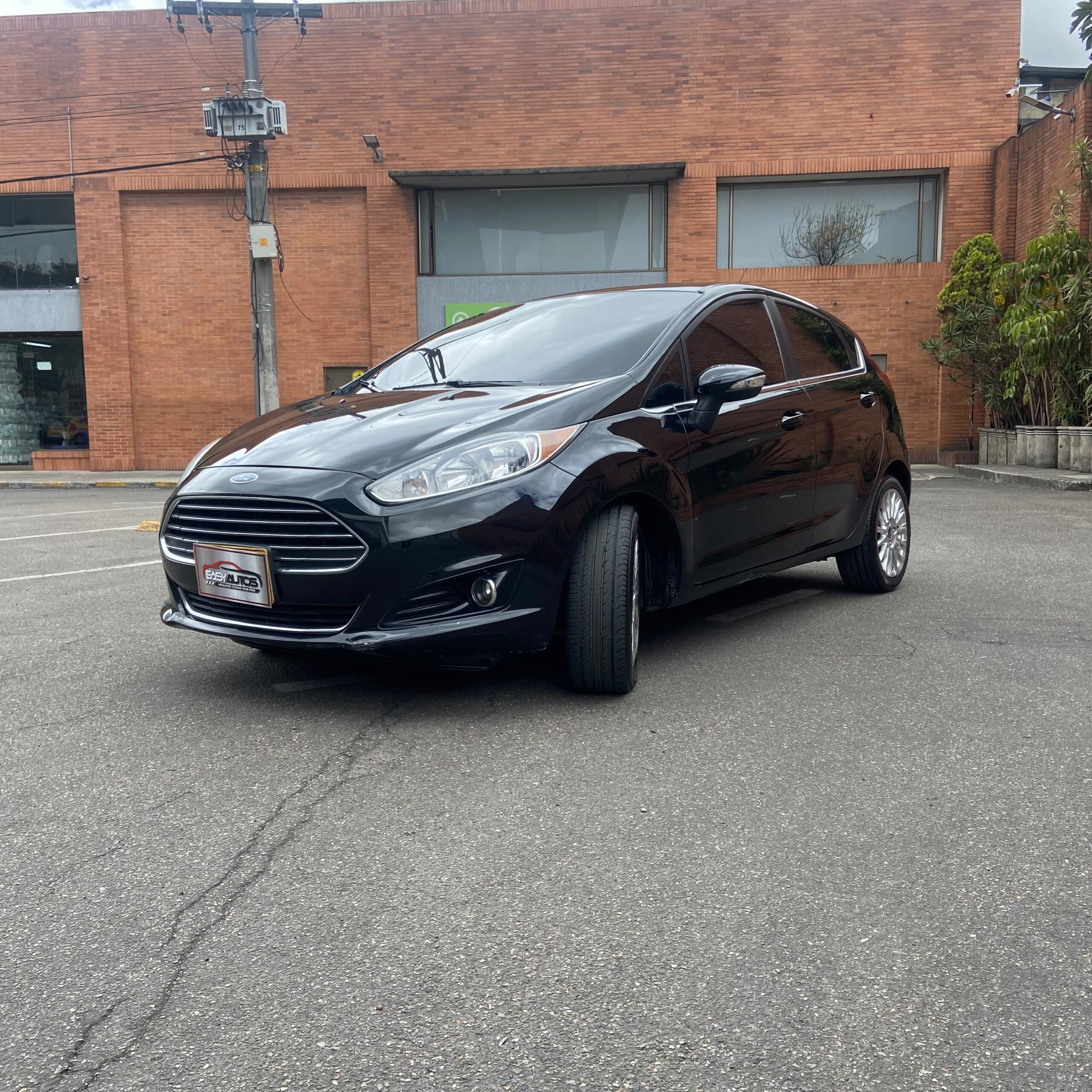 
								Ford Fiesta Hatchback Titanium AT 1.6 2015 full									