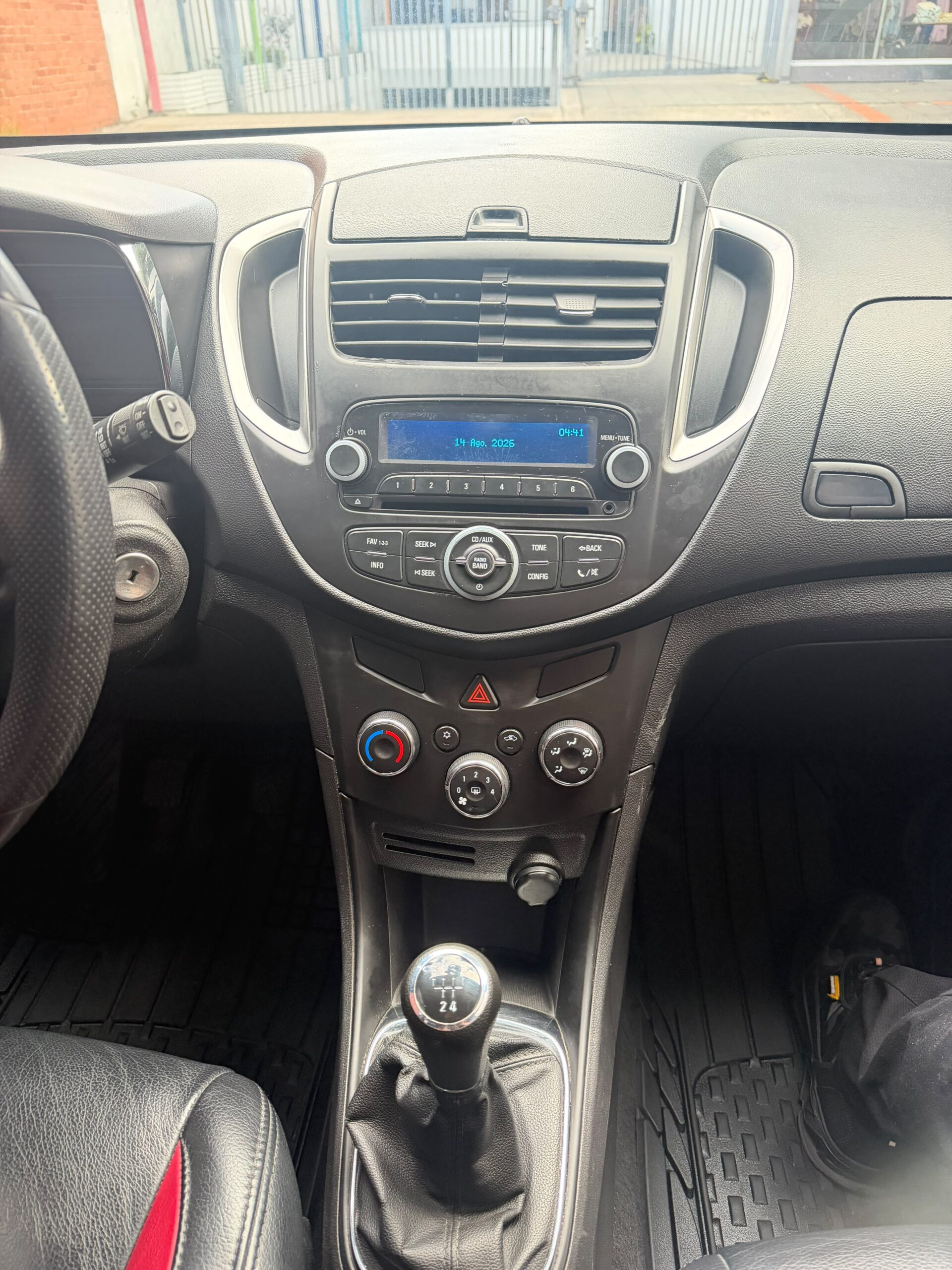 
								Chevrolet Tracker LS MT 1.8 2016 full									