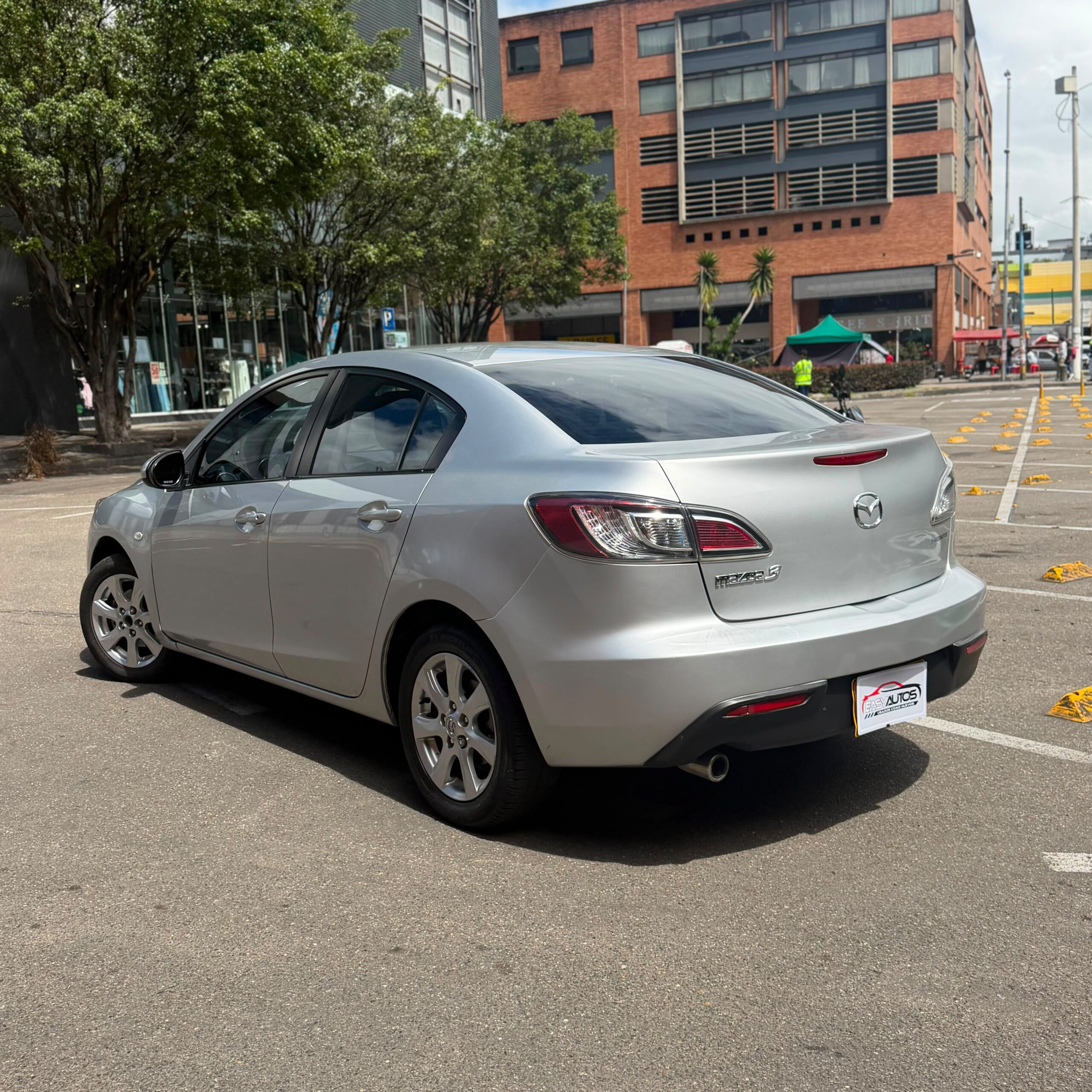 
								Mazda 3 MT 1.6 2011 full									