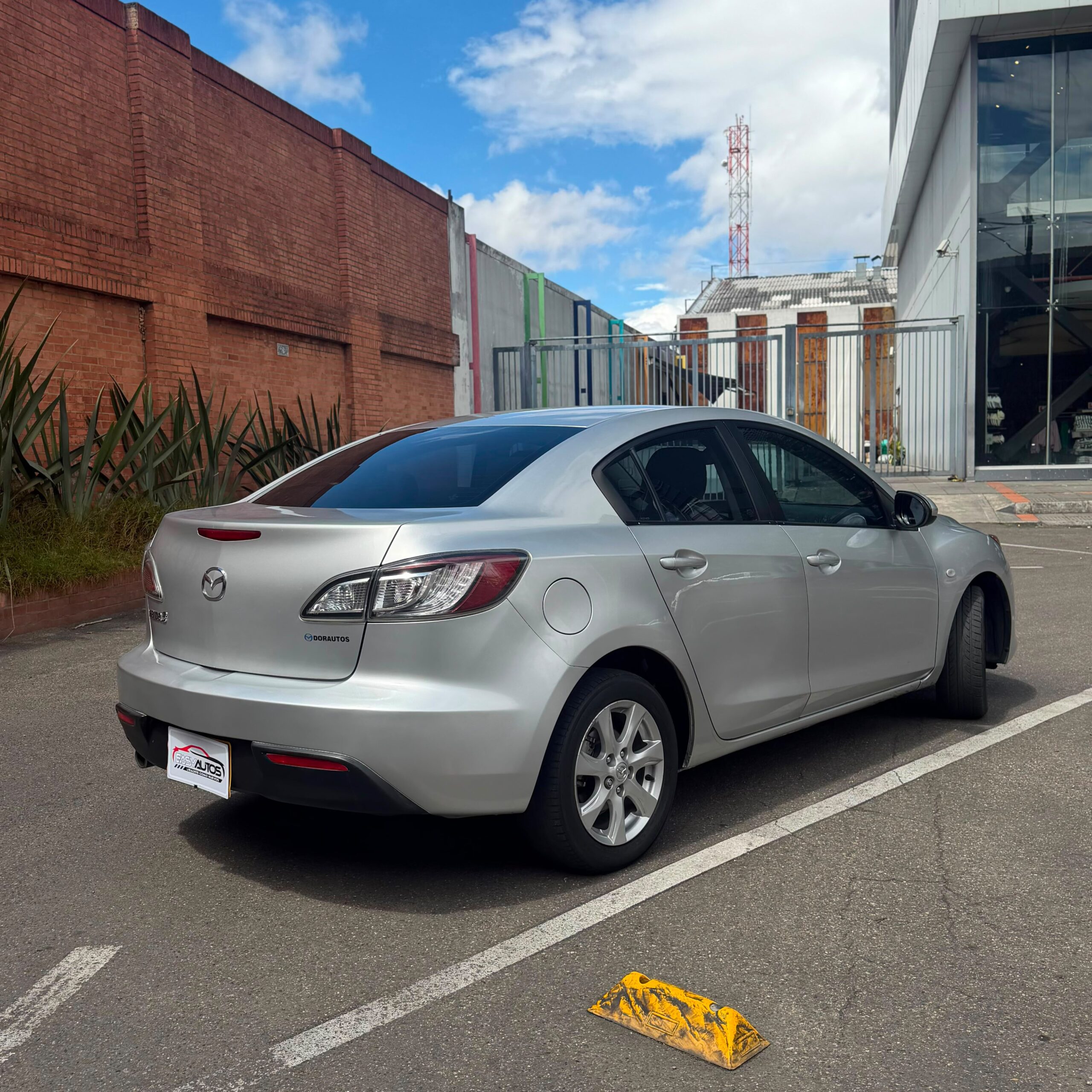 
								Mazda 3 MT 1.6 2011 full									