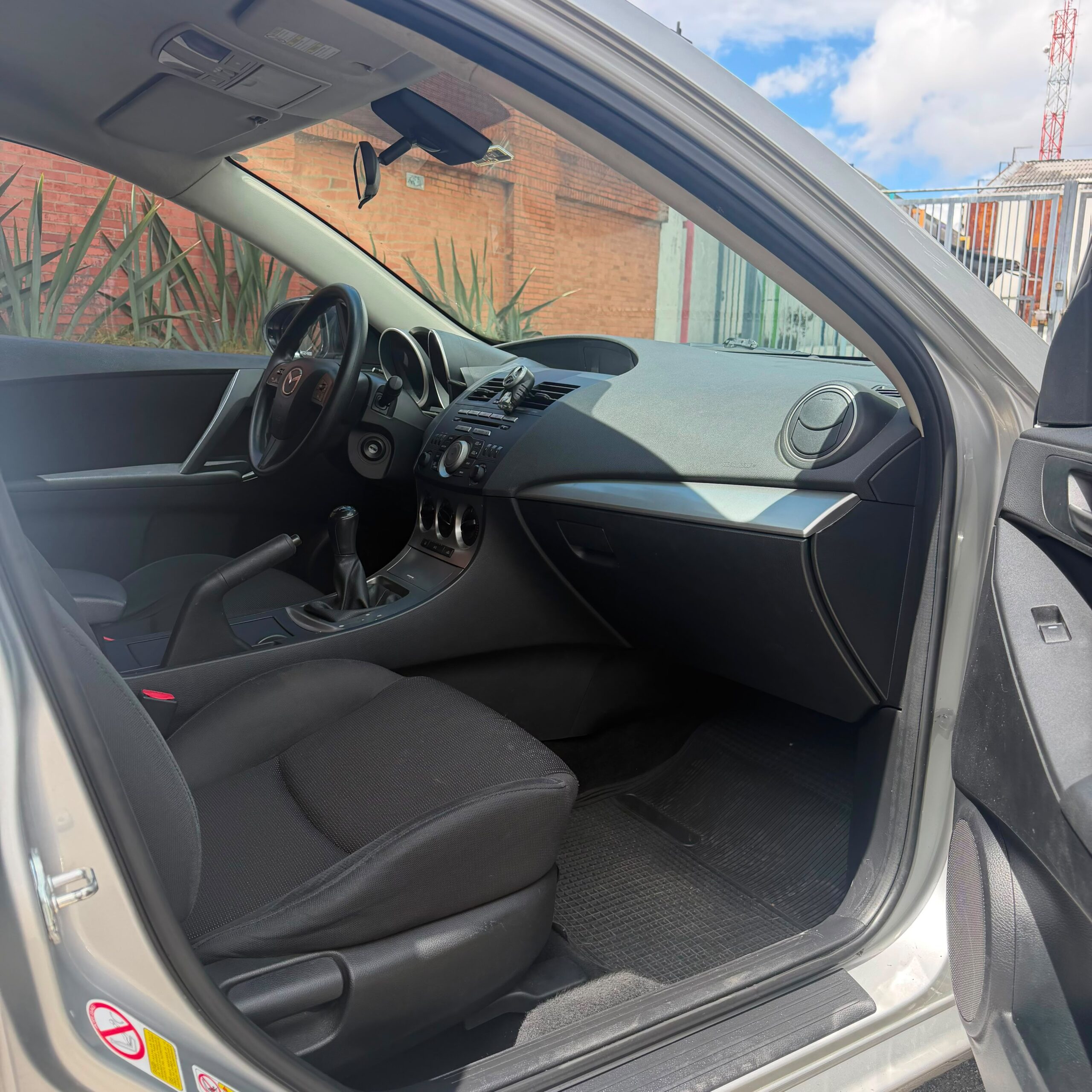 
								Mazda 3 MT 1.6 2011 full									