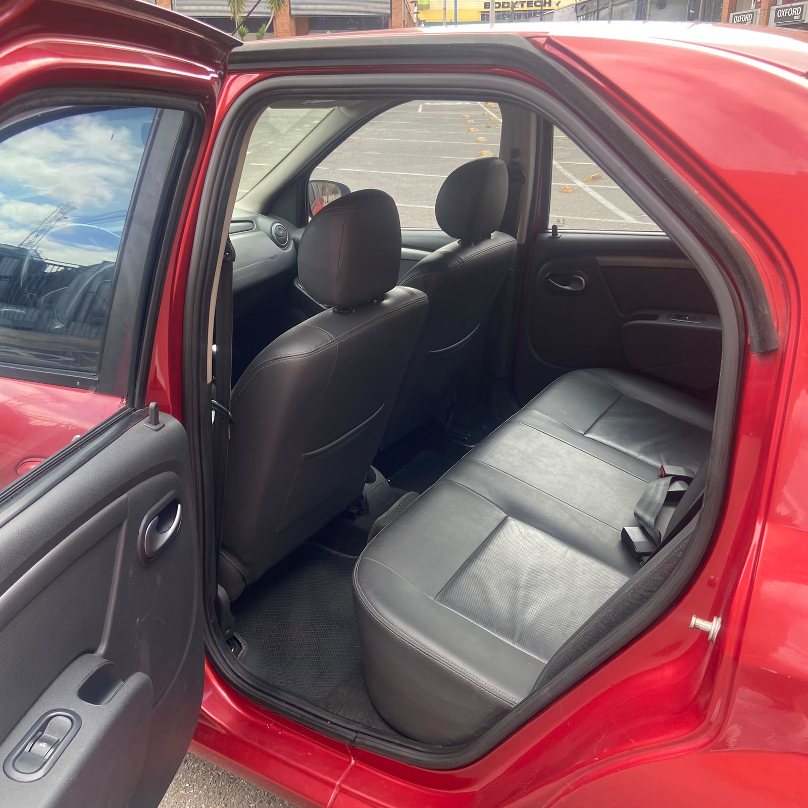 
								Renault Logan Dynamic MT 1.6 2013 full									