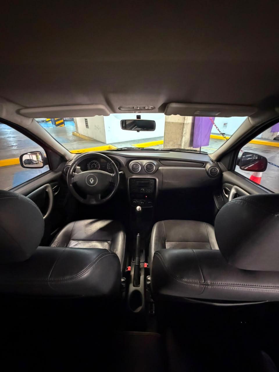 
								Renault Logan Dynamic MT 1.6 2013 full									