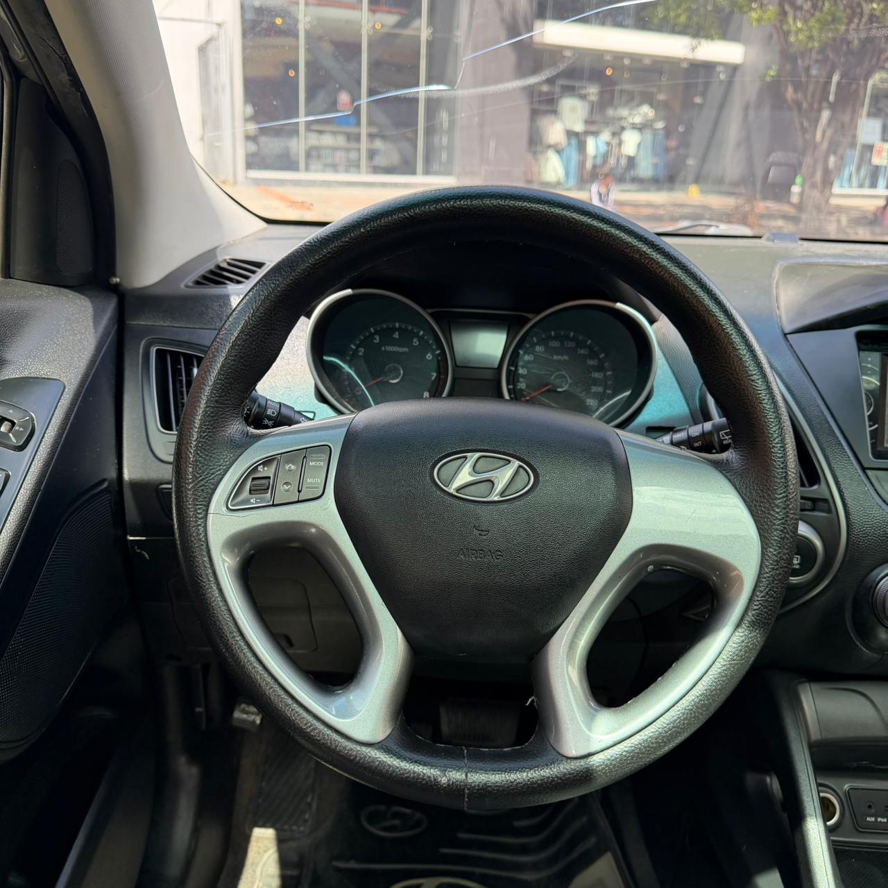 
								Hyundai Tucson AT 2.0 2015 full									