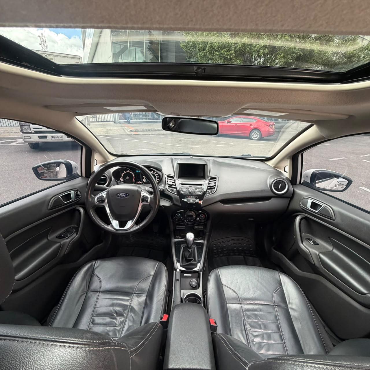 
								Ford Fiesta Titanium MT 1.6 2017 full									