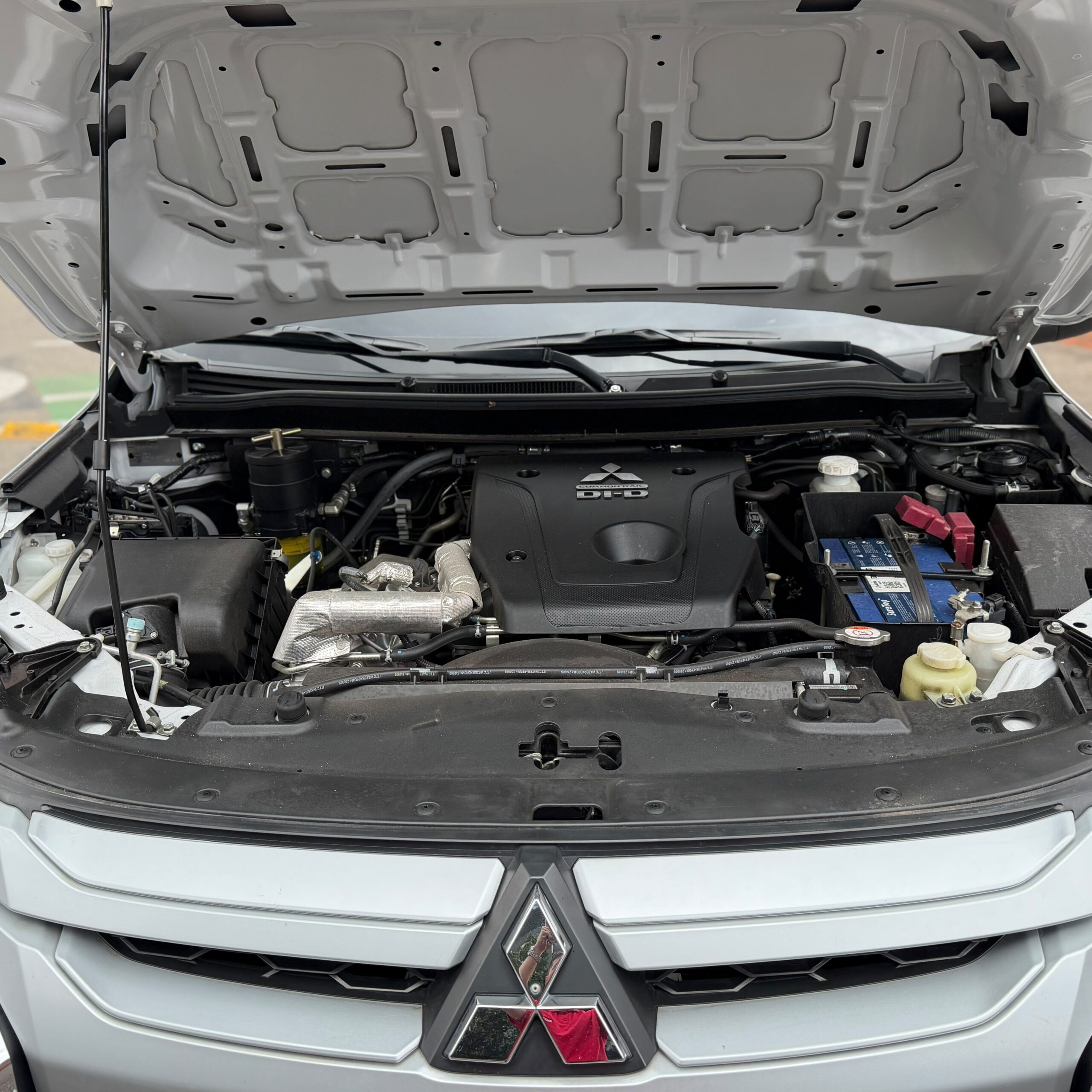 
								Mitsubishi L200 MT 2.4 4×4 2024 full									